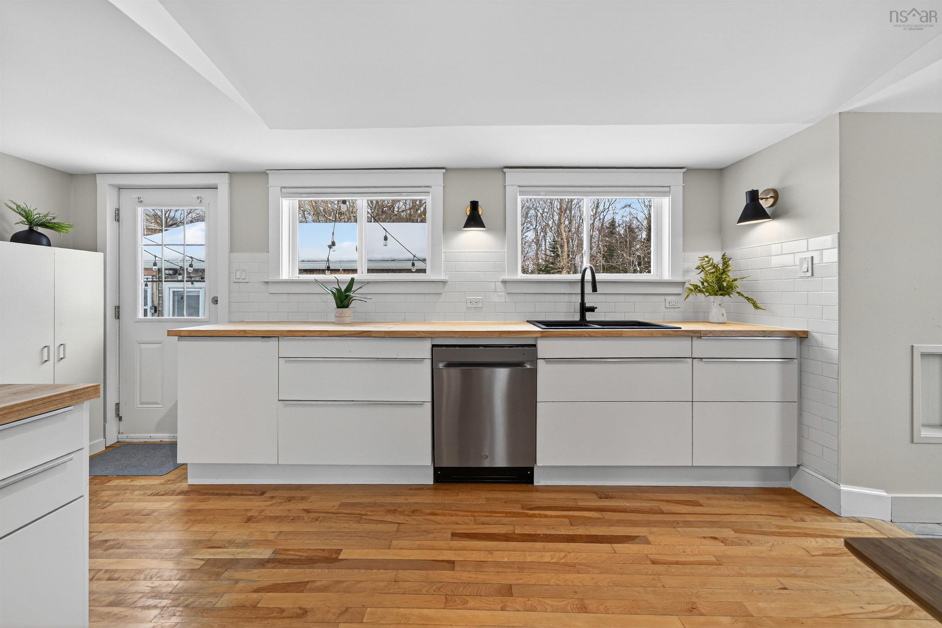 Thumbnail image for 15 Sussex Street MLS<sup>®</sup> 202603041