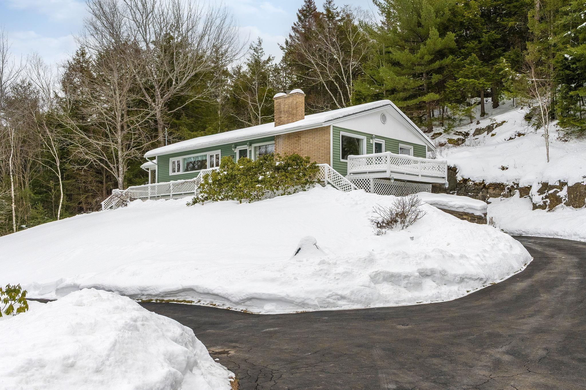 Thumbnail image for 5442 Highway 2 MLS<sup>®</sup> 202603202