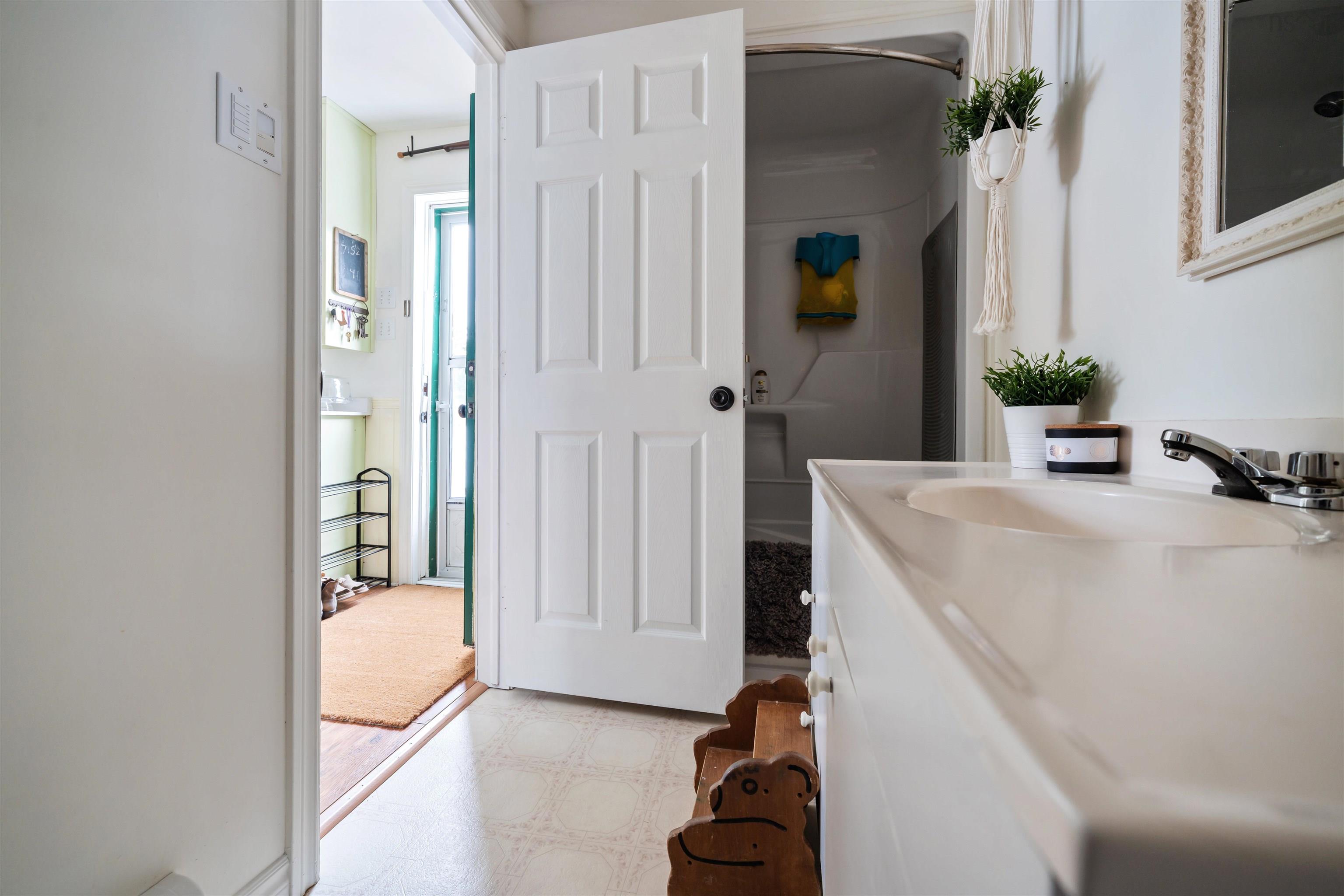 Thumbnail image for 372 Lays Lake Road MLS<sup>®</sup> 202603407