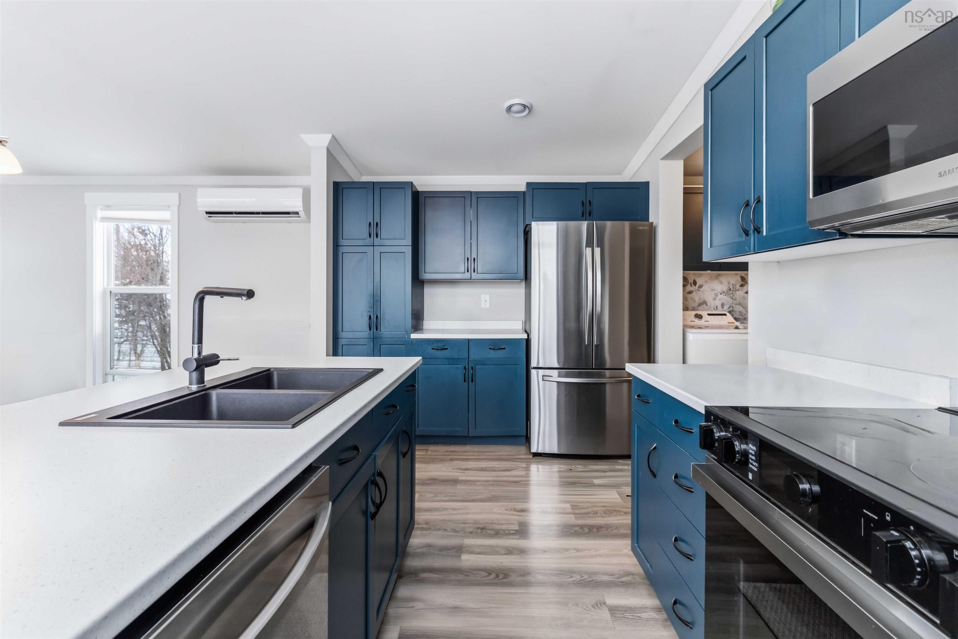 Thumbnail image for 33 Jet Court MLS<sup>®</sup> 202603475