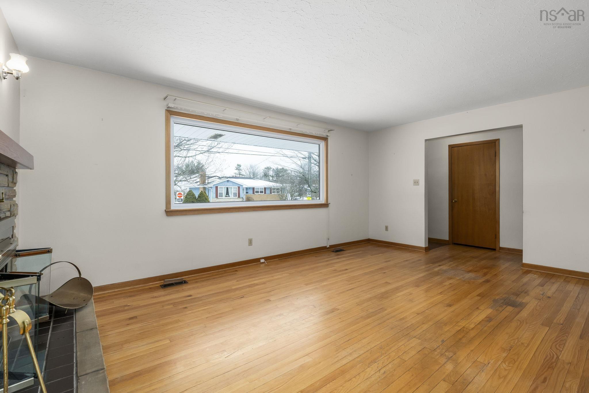 Thumbnail image for 24 Christopher Avenue MLS<sup>®</sup> 202603495