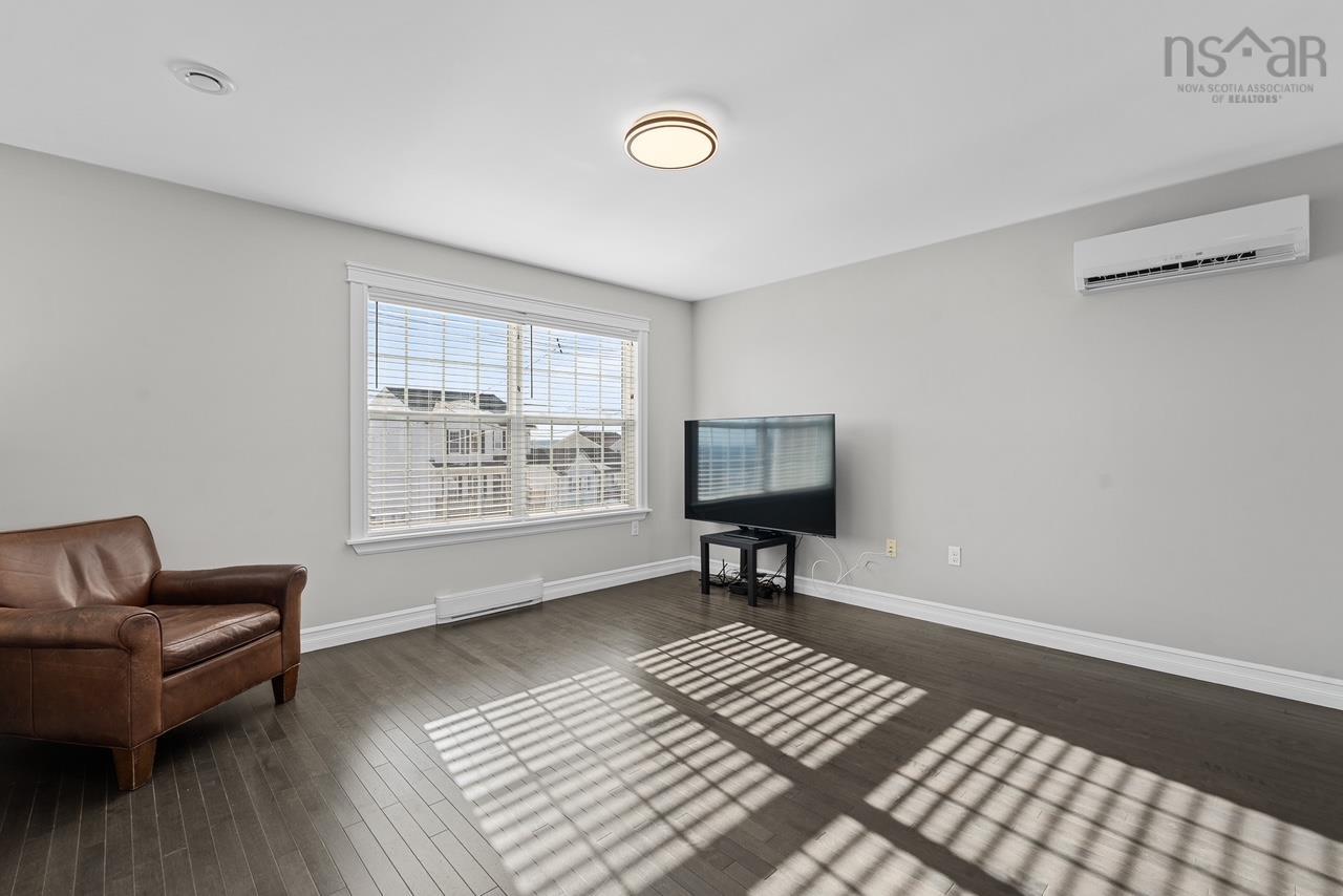 Thumbnail image for 5 Kiel Court MLS<sup>®</sup> 202603605