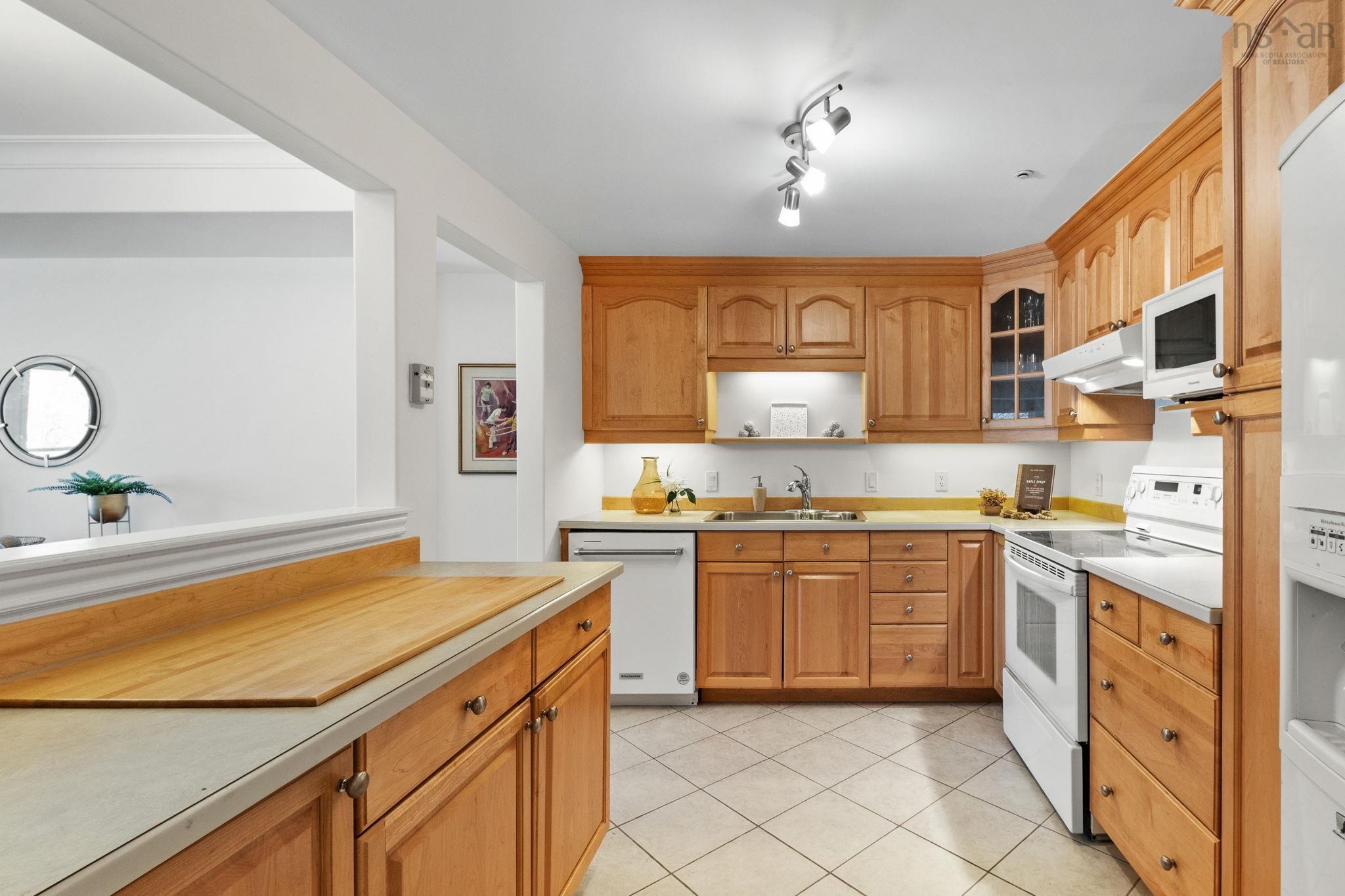 Thumbnail image for 401 1540 Summer Street MLS<sup>®</sup> 202603907