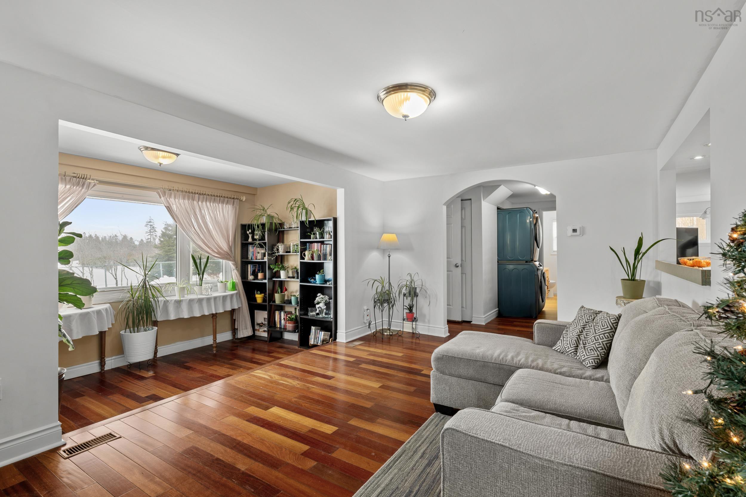 Thumbnail image for 121 School Avenue MLS<sup>®</sup> 202603925