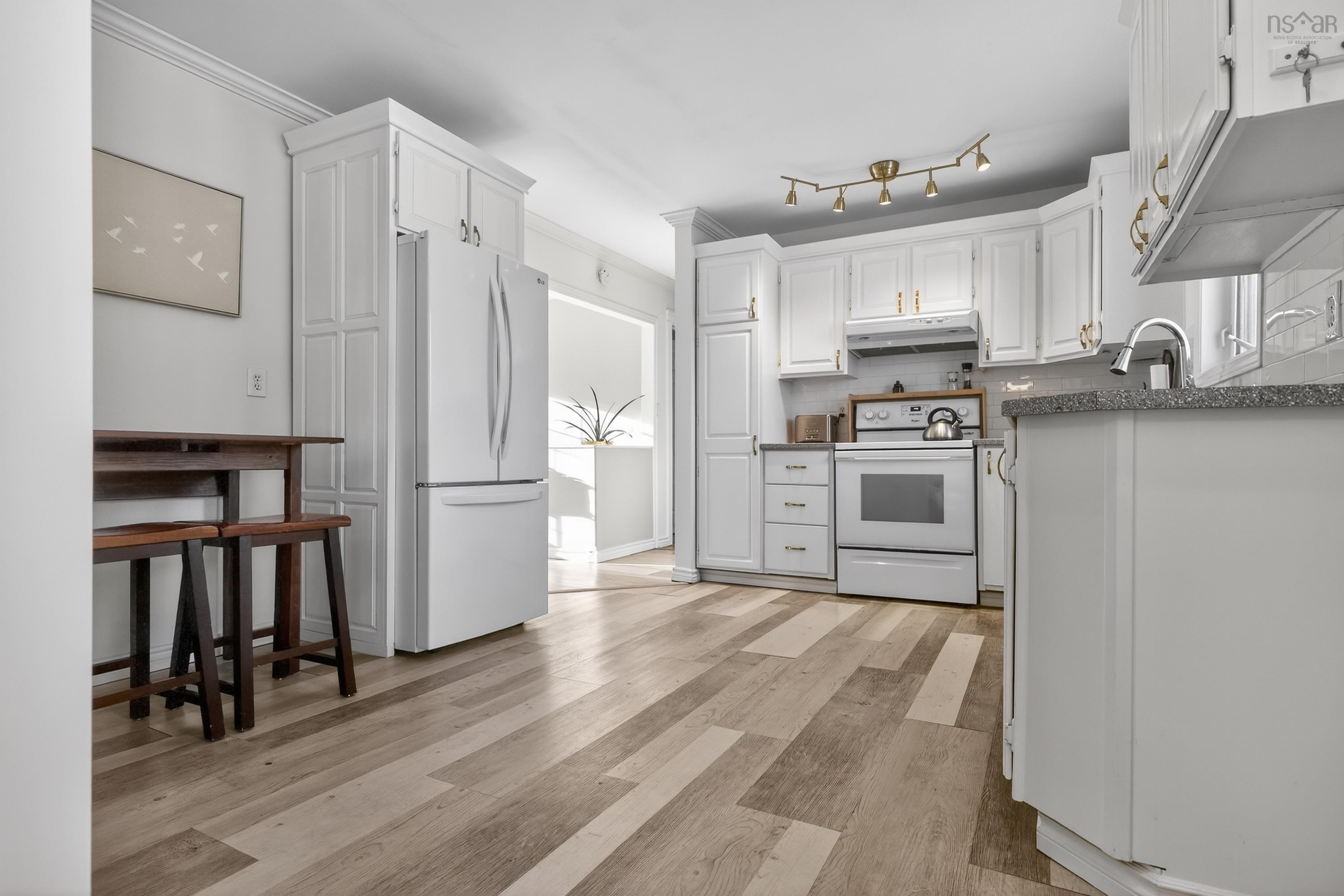 Thumbnail image for 27 Glory Avenue MLS<sup>®</sup> 202603986