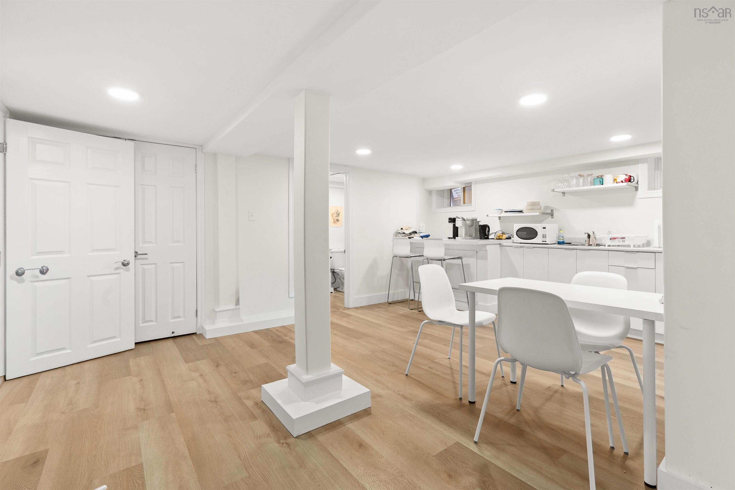 Thumbnail image for 1645 Oxford Street MLS<sup>®</sup> 202604064