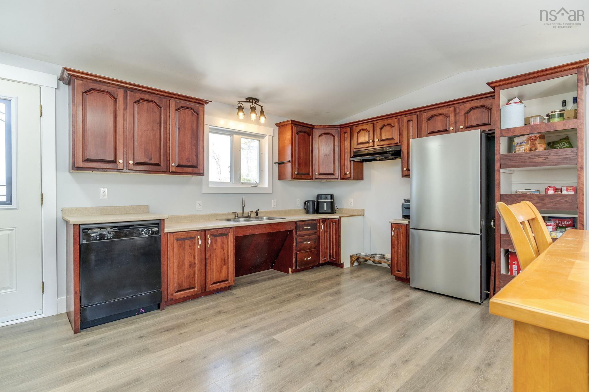 Thumbnail image for 4880 Highway 2 MLS<sup>®</sup> 202604282