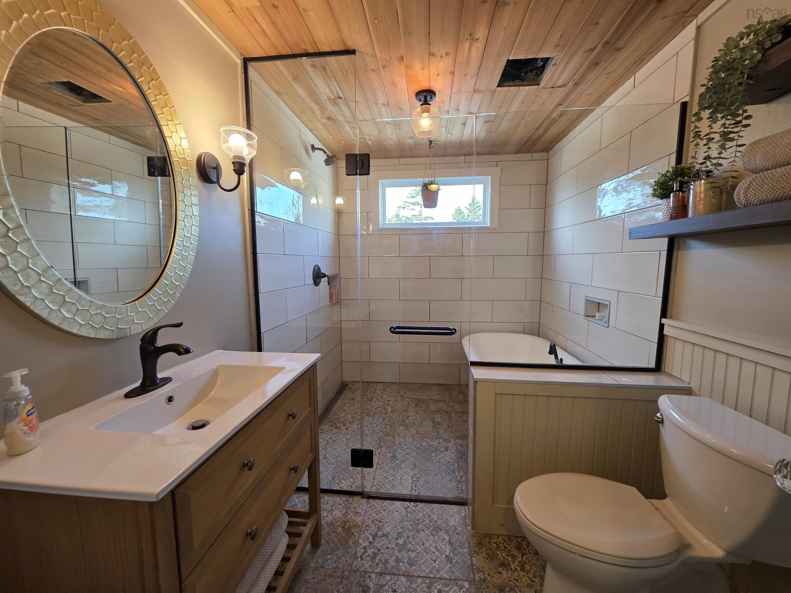 Thumbnail image for 123 MOUNT EDWARD Road MLS<sup>®</sup> 202604308