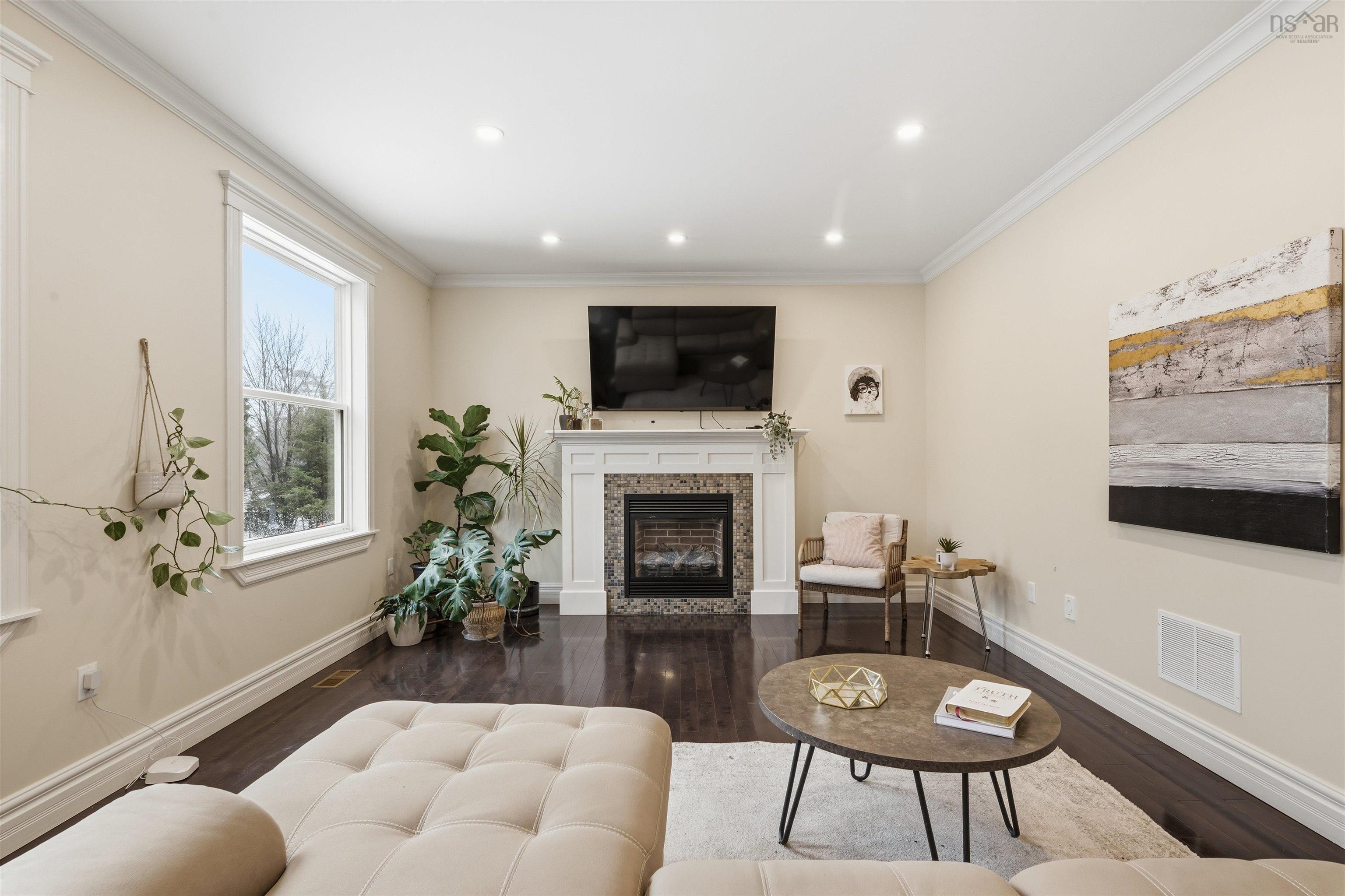 Thumbnail image for 50 Helmsman Court MLS<sup>®</sup> 202604336