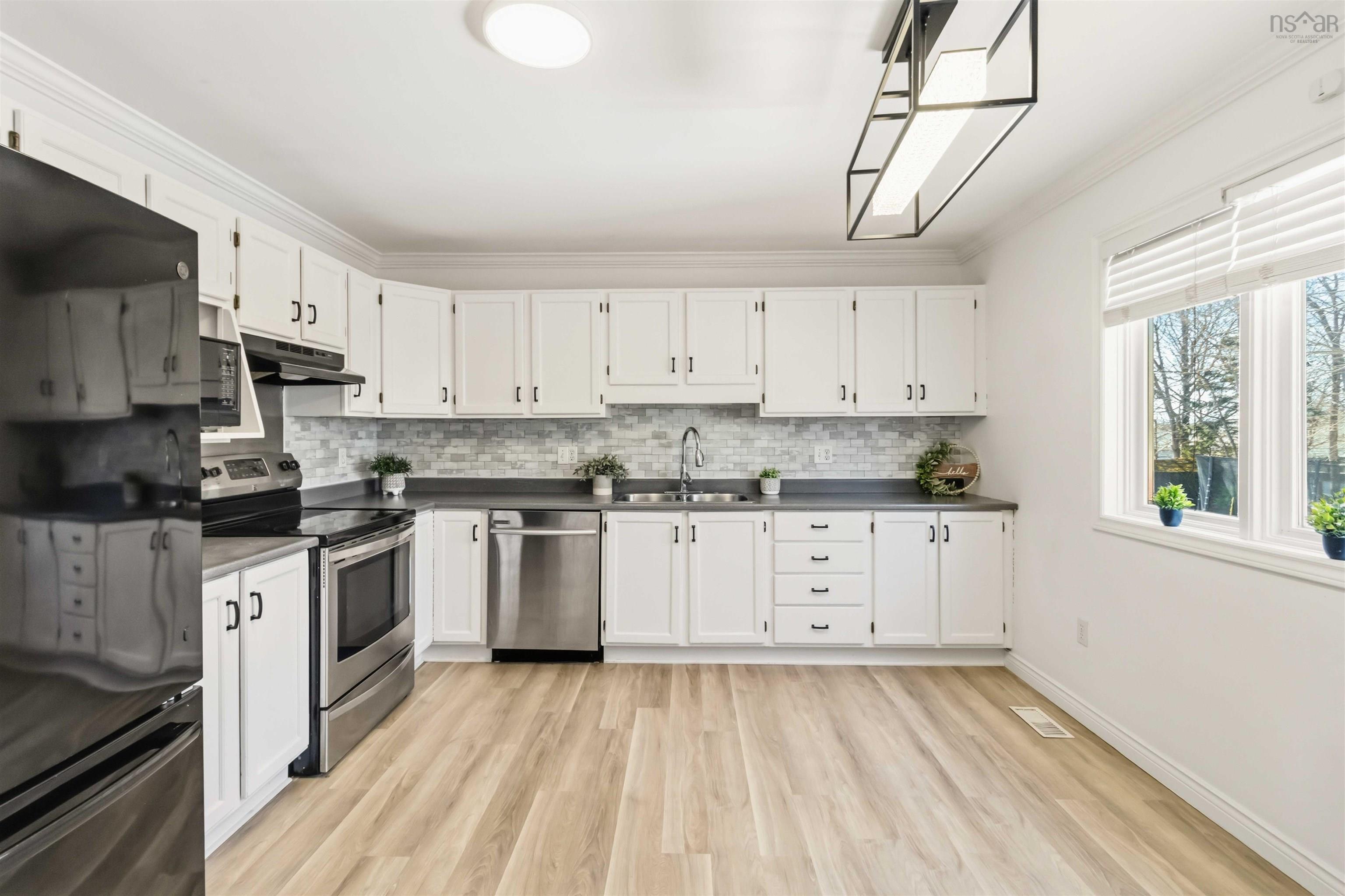 Thumbnail image for 67 Serocco Crescent MLS<sup>®</sup> 202604394