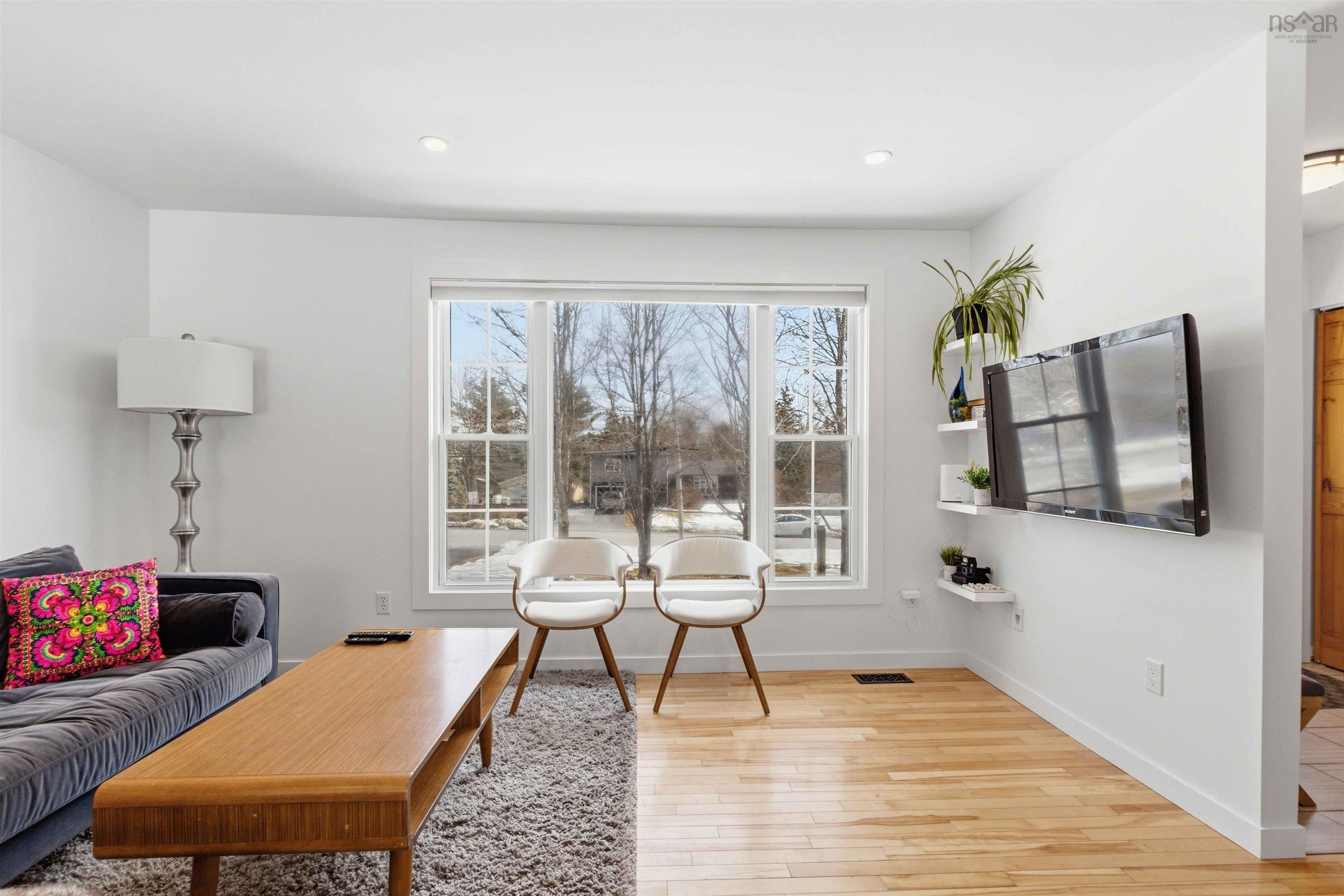 Thumbnail image for 18 Charleswood Drive MLS<sup>®</sup> 202604599