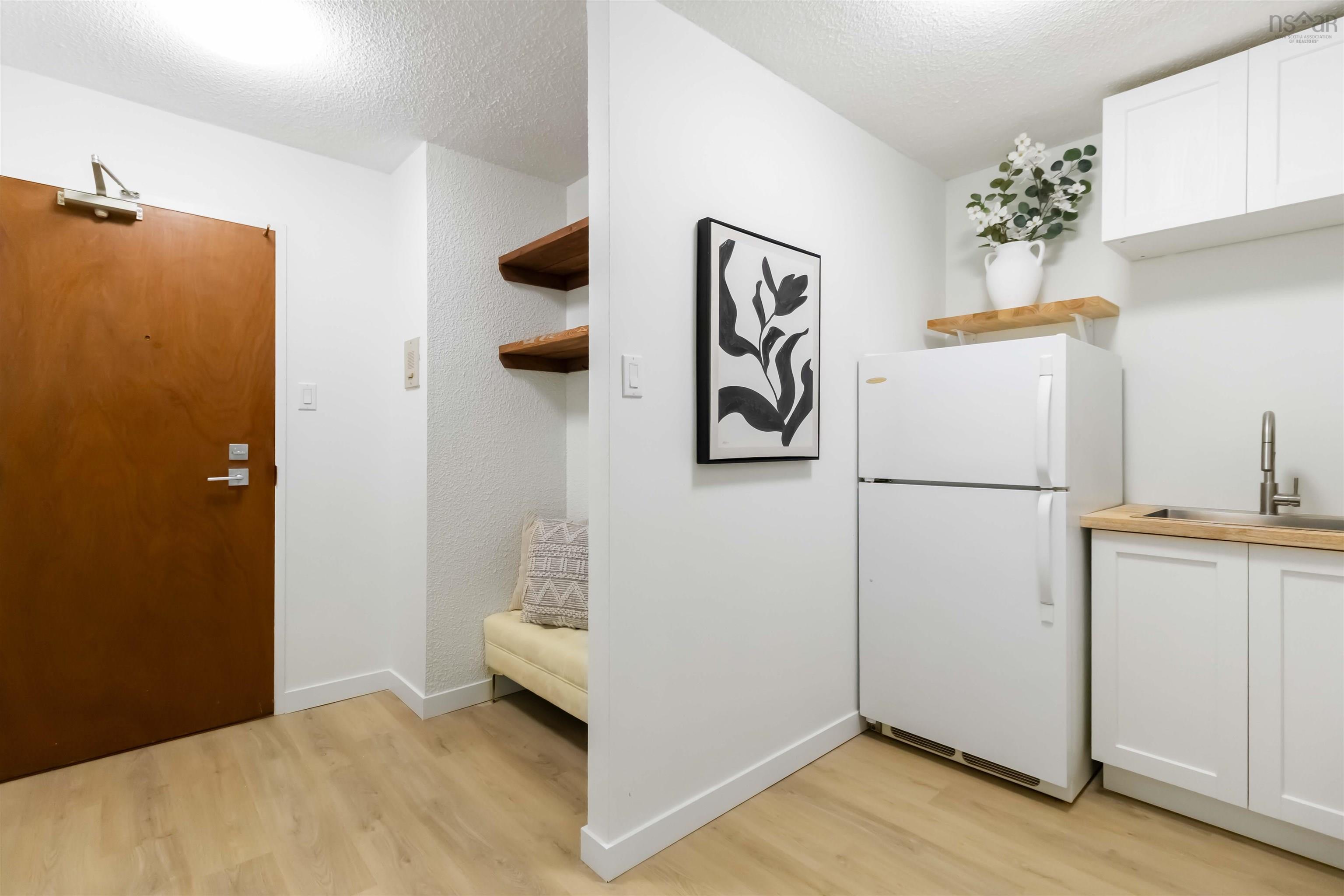 Thumbnail image for 5572 North Ridge Road MLS<sup>®</sup> 202604602