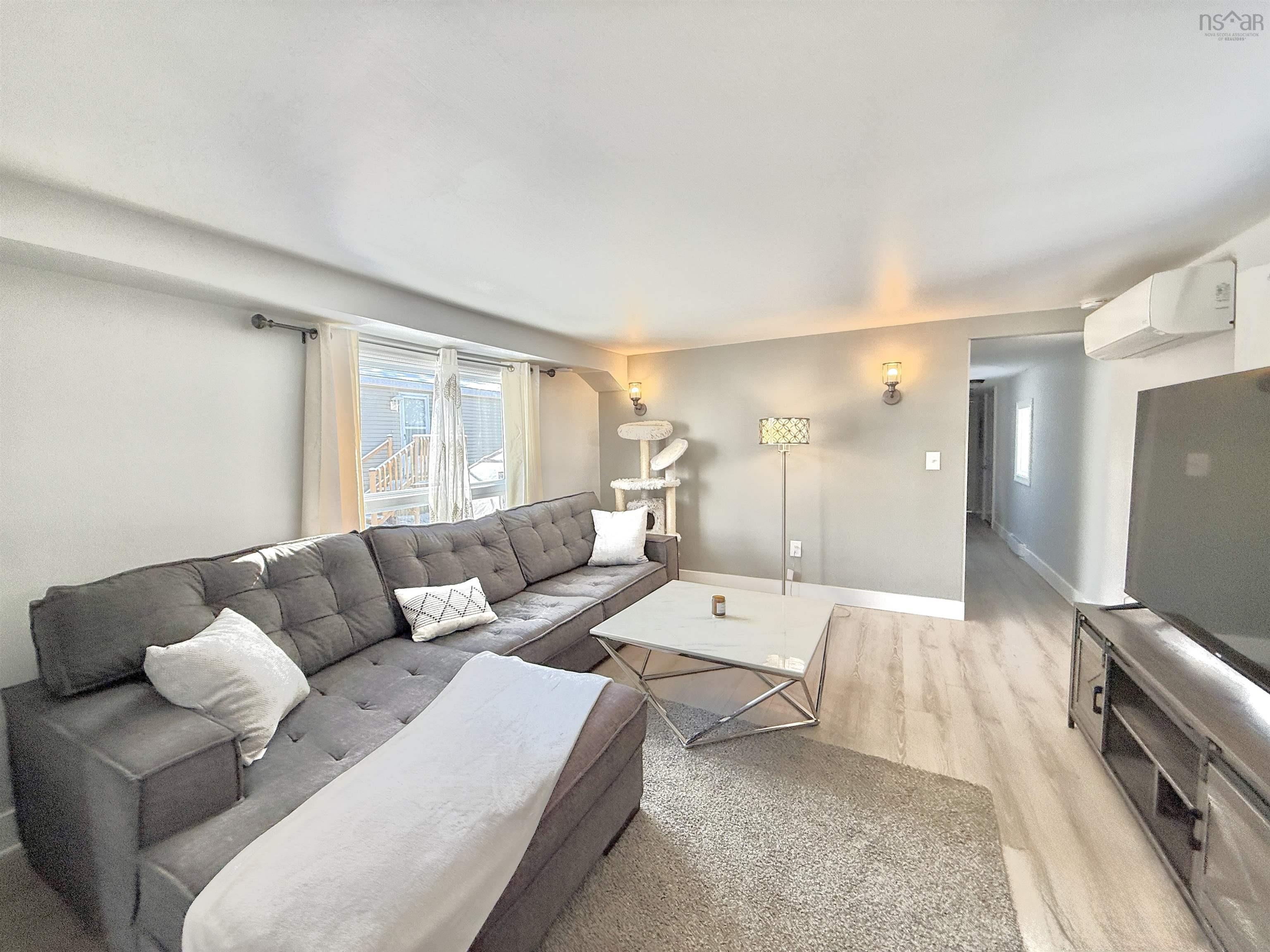 Thumbnail image for 11 SNOW WHITE Drive MLS<sup>®</sup> 202604667