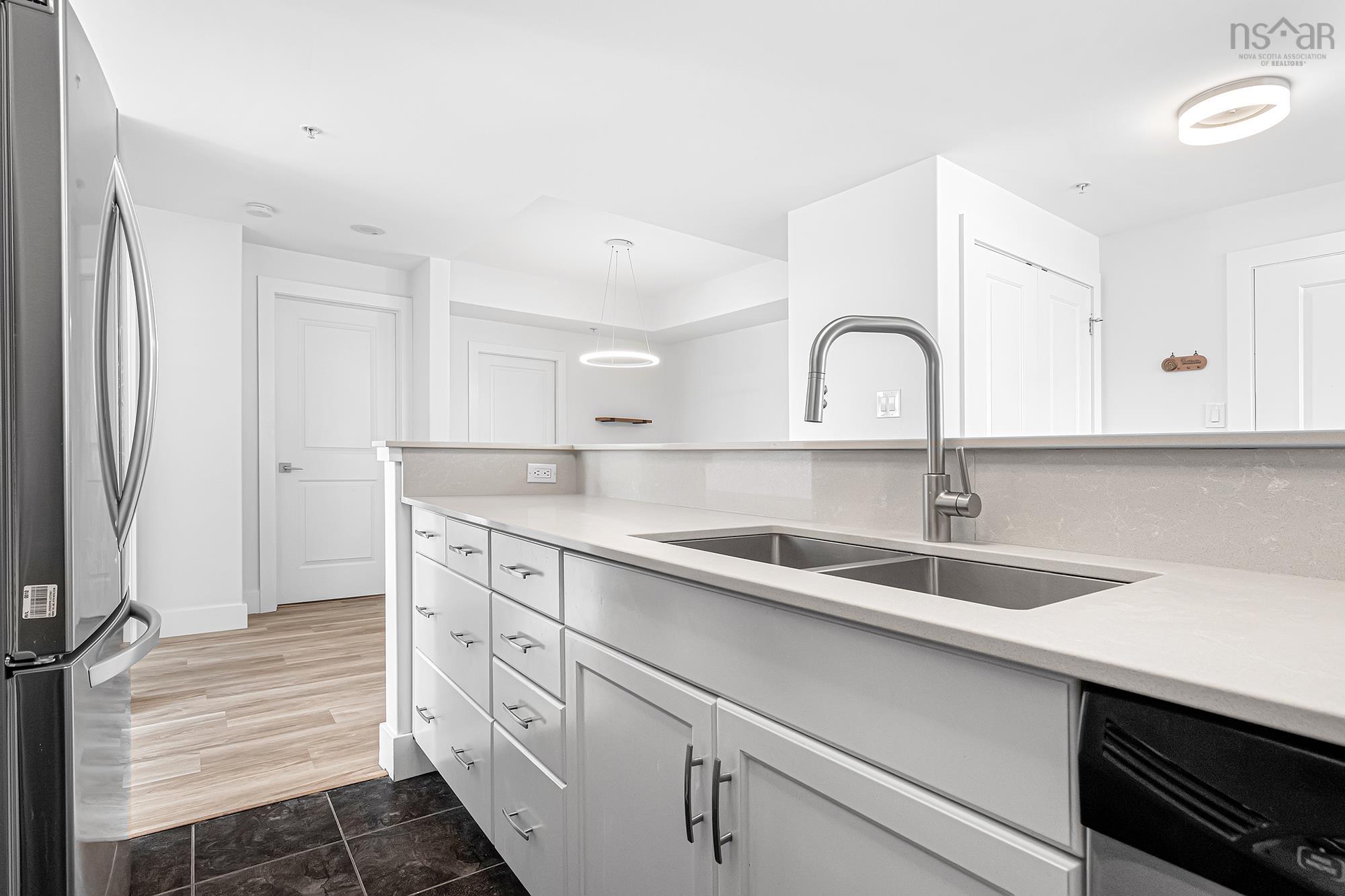 Thumbnail image for 910 60 Walter Havill Drive MLS<sup>®</sup> 202604739