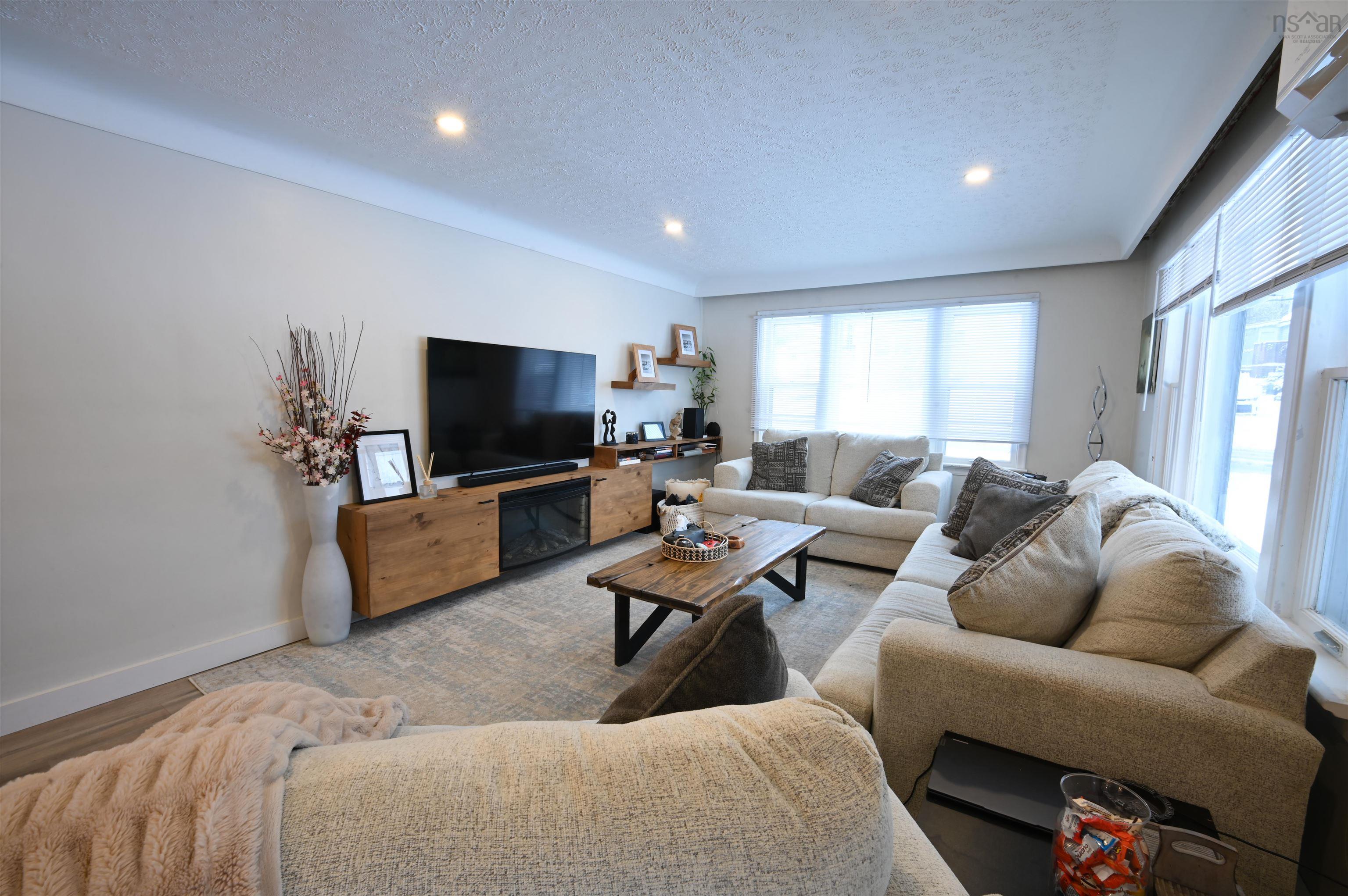 Thumbnail image for 26 Terence Bay Road MLS<sup>®</sup> 202604820