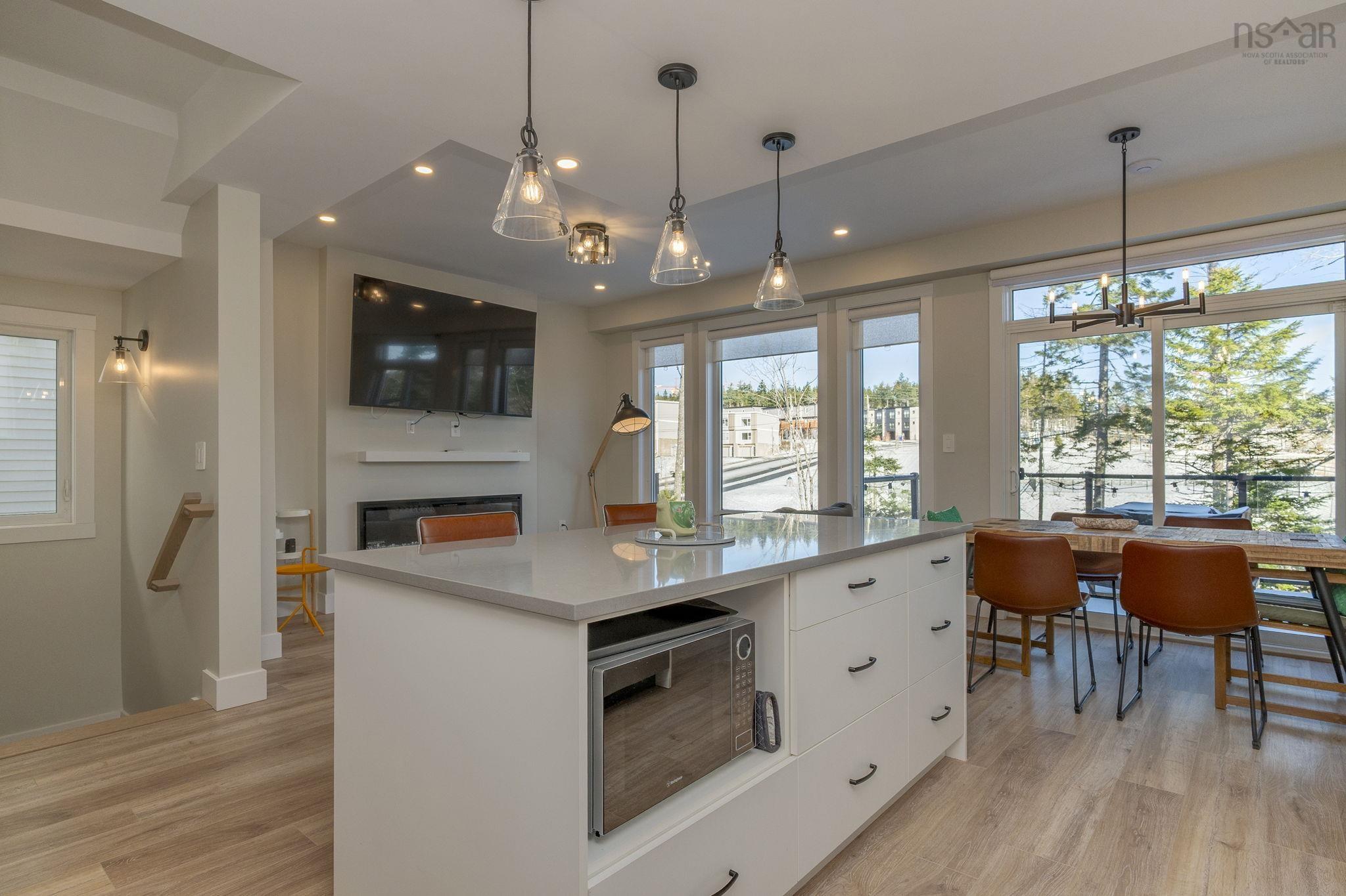 Thumbnail image for 6 BREAKTRAIL Drive MLS<sup>®</sup> 202604953