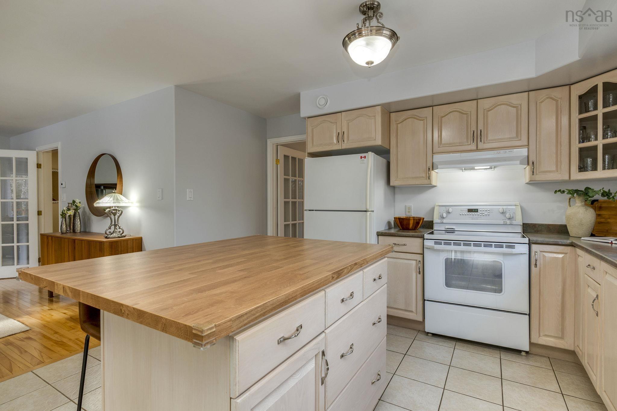 Thumbnail image for 44 Tattenham Crescent MLS<sup>®</sup> 202605144