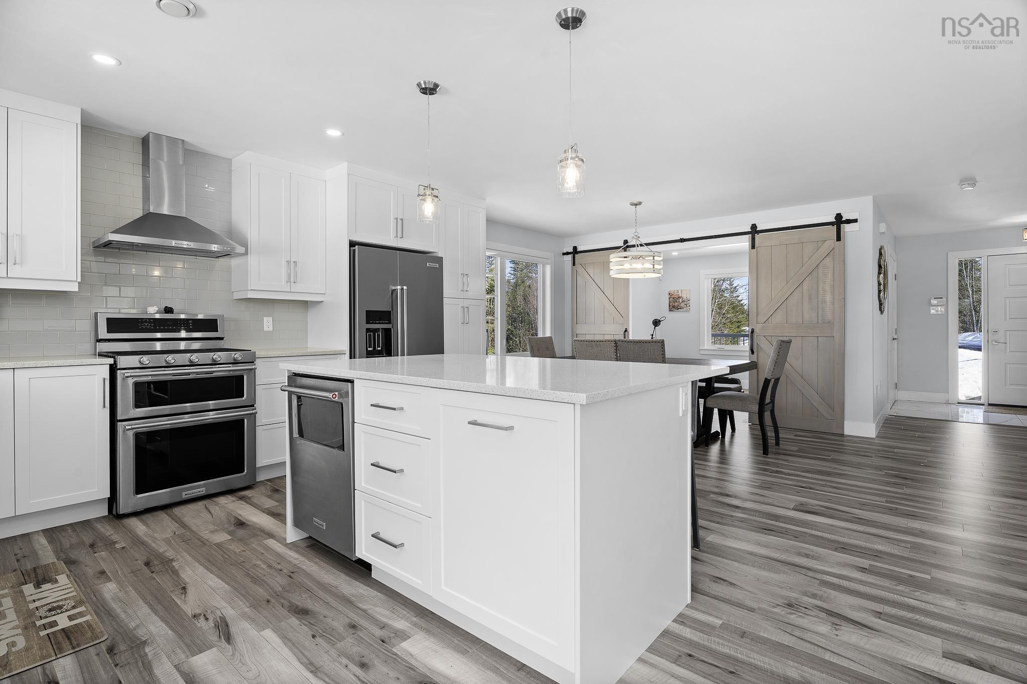 Thumbnail image for 1290 McCabe Lake Drive MLS<sup>®</sup> 202605149