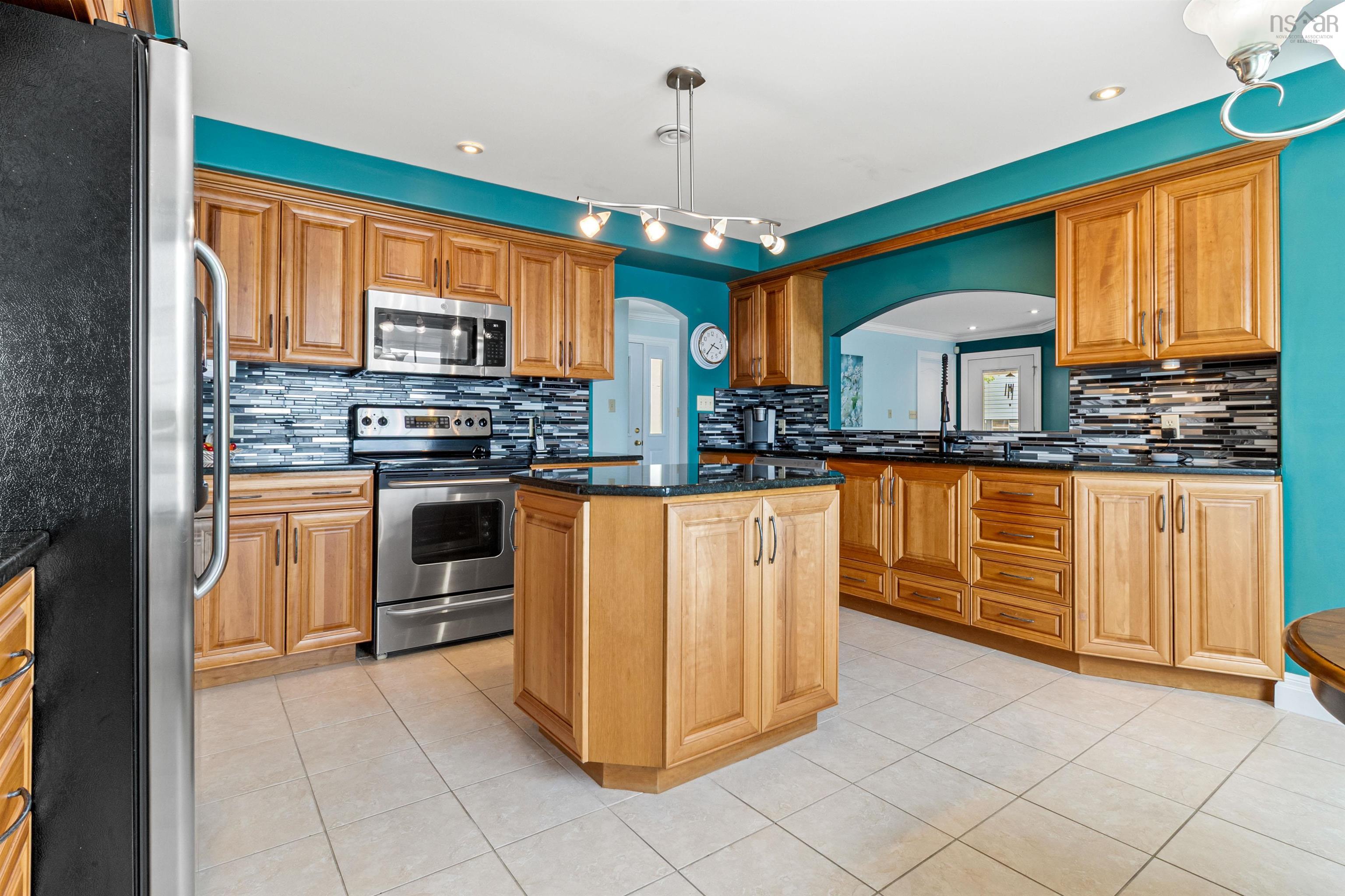 Thumbnail image for 385 Lakeview Avenue MLS<sup>®</sup> 202605202