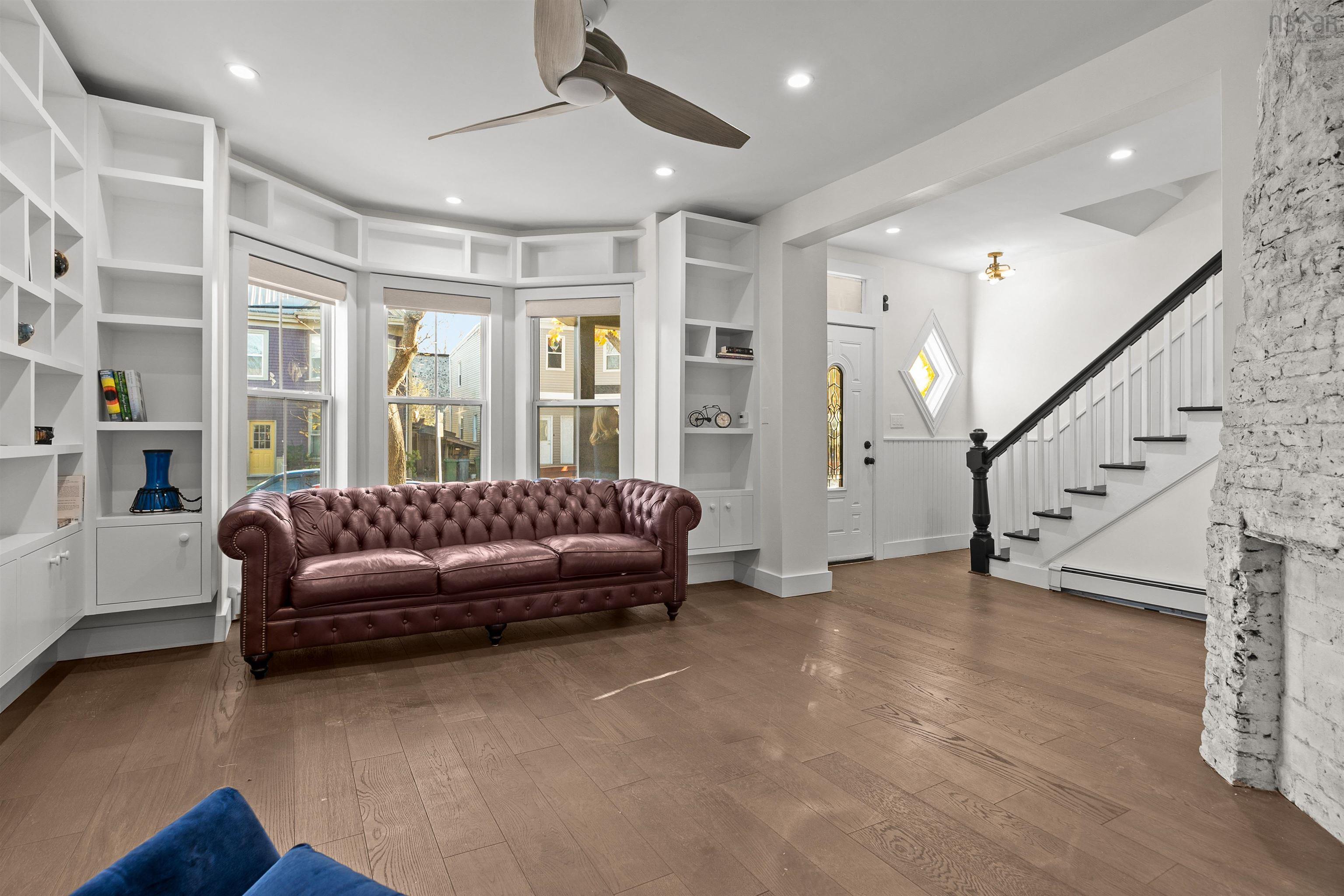 Thumbnail image for 5567 Black Street MLS<sup>®</sup> 202605407