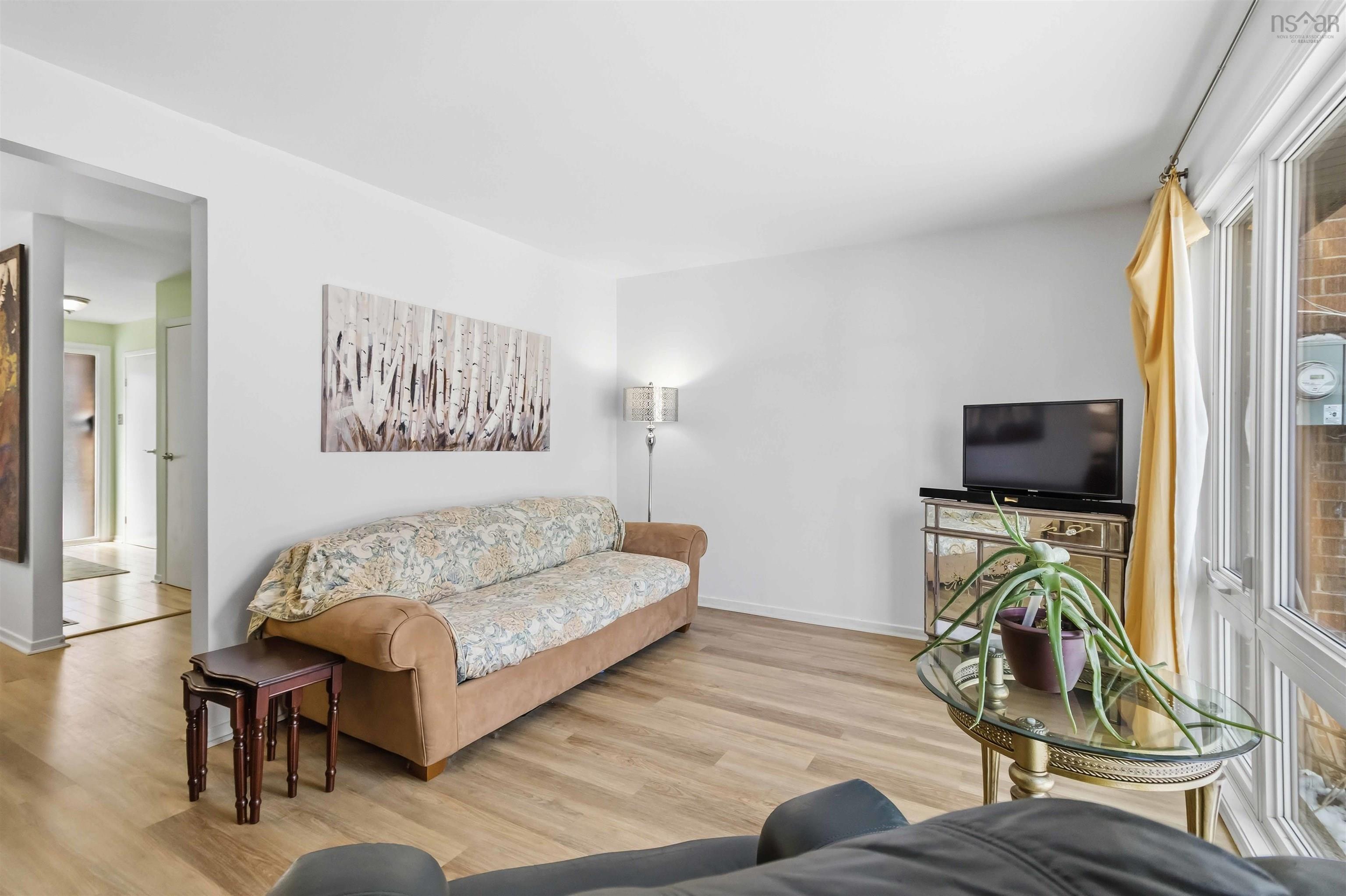 Thumbnail image for 103 Forestside Crescent MLS<sup>®</sup> 202605422