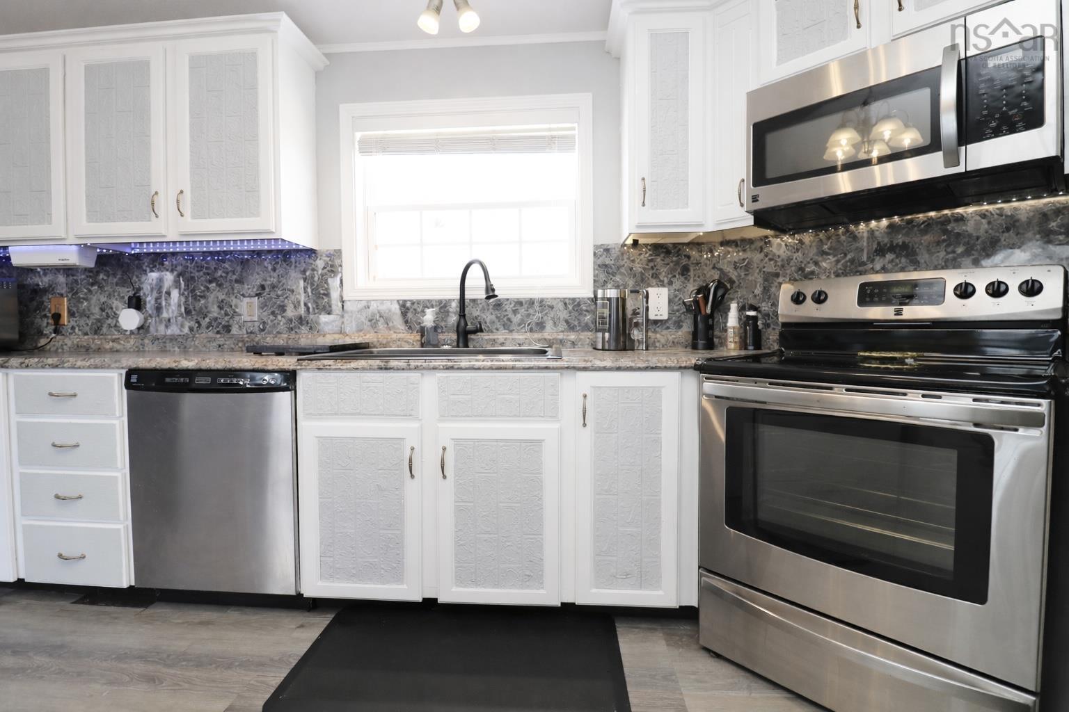 Thumbnail image for 48 Manor Drive MLS<sup>®</sup> 202605463