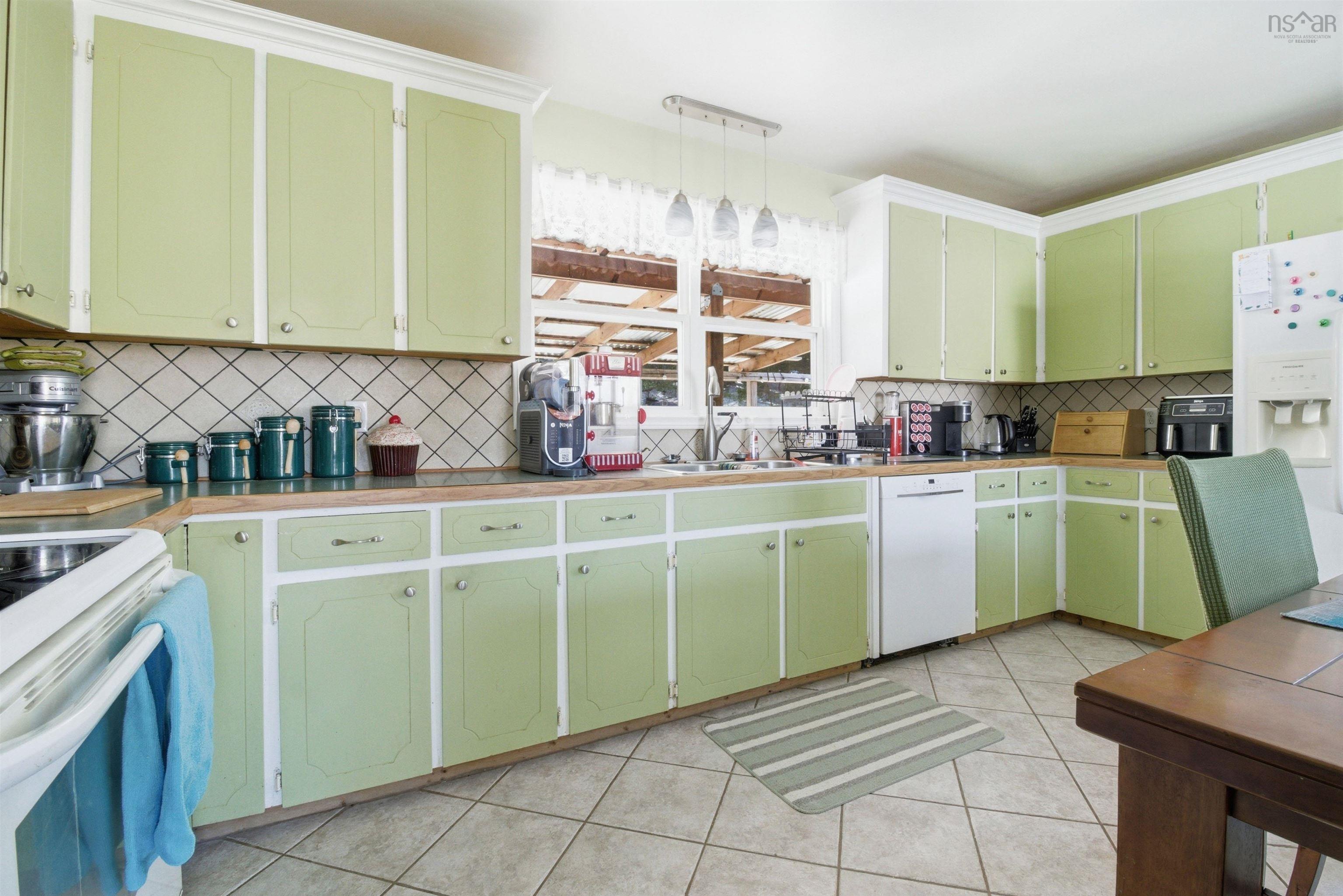 Thumbnail image for 42 Meadow Drive MLS<sup>®</sup> 202605489