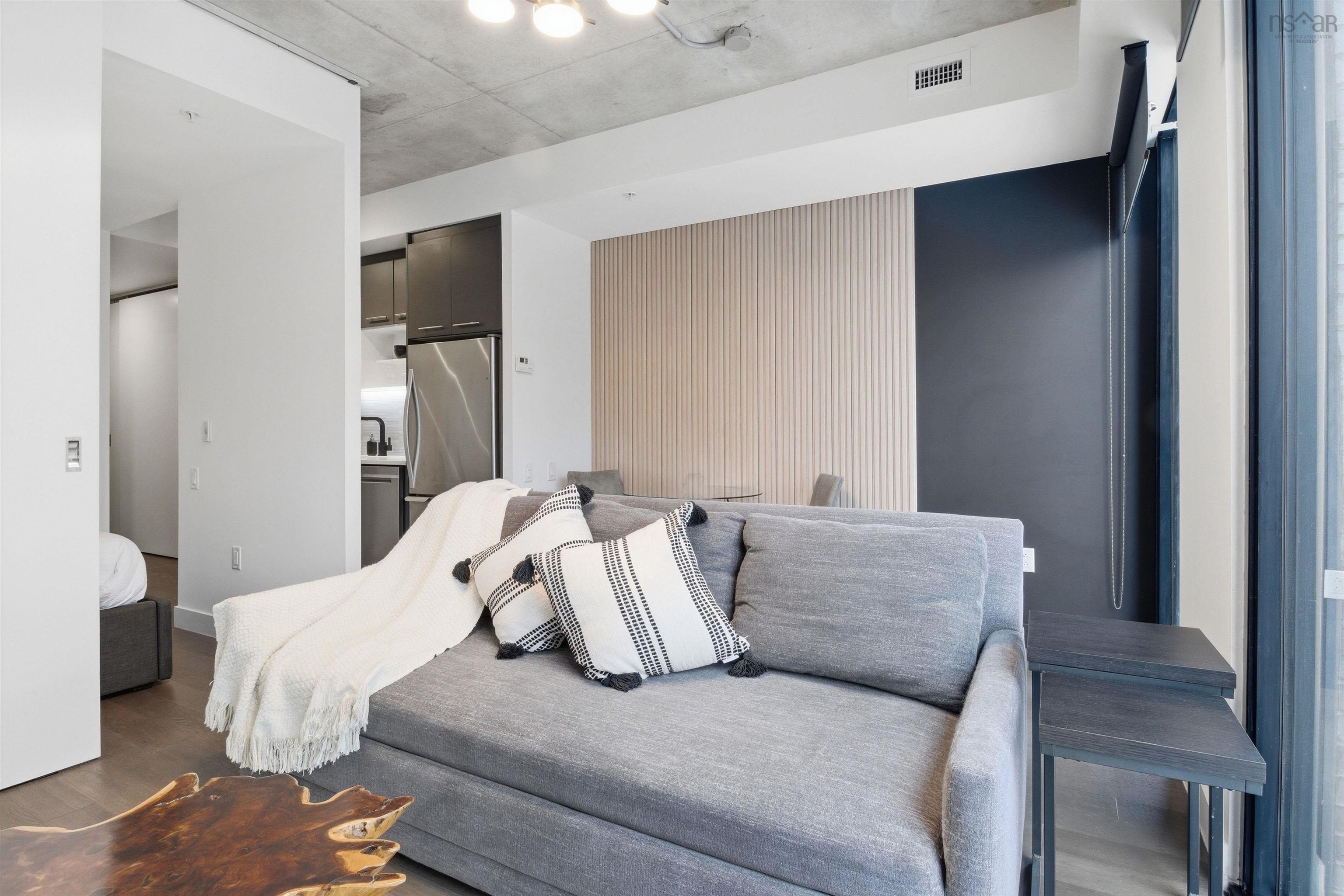 Thumbnail image for 406 1048 Wellington Street MLS<sup>®</sup> 202605495