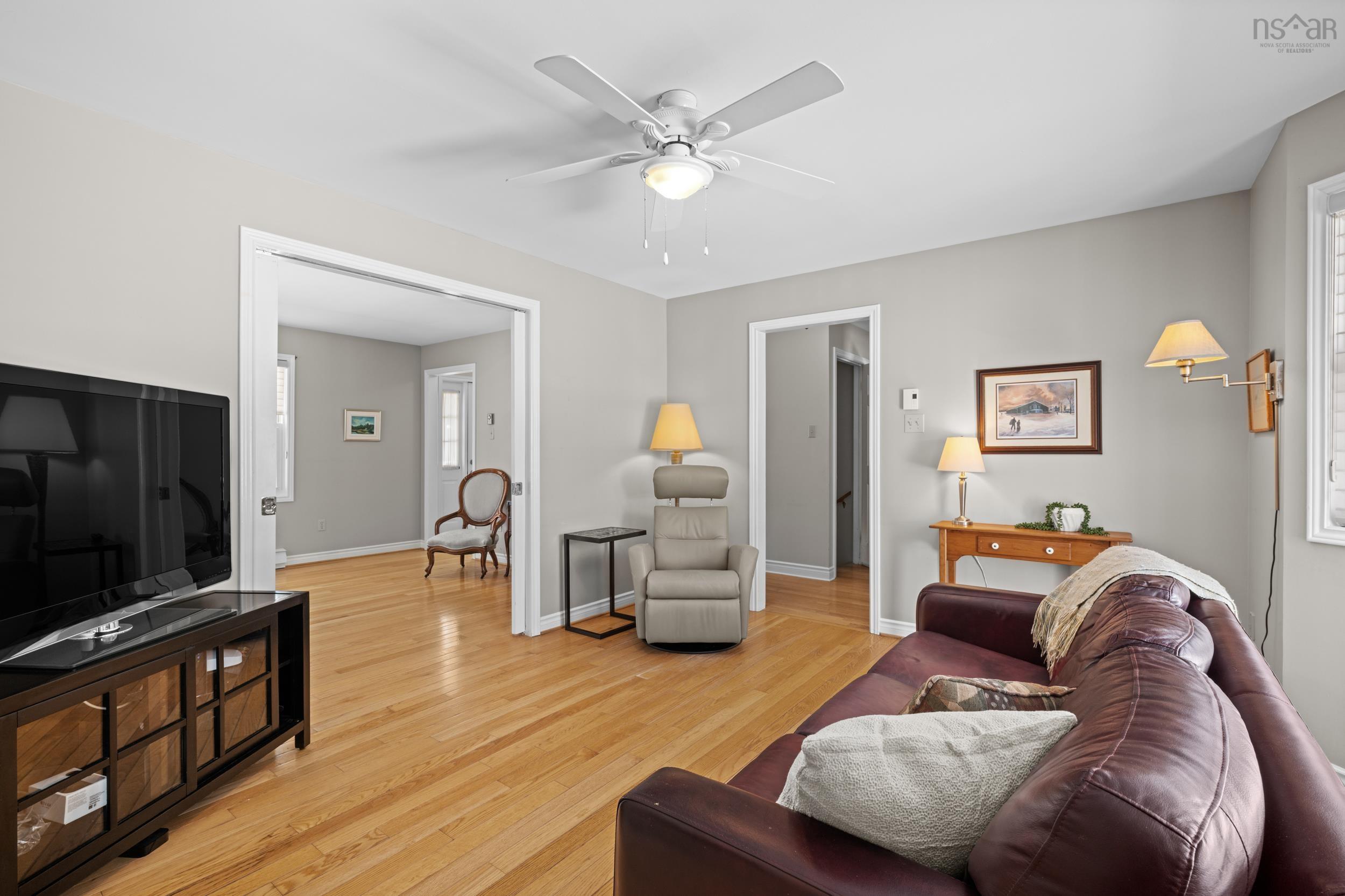 Thumbnail image for 2 Mount Royal Court MLS<sup>®</sup> 202605503