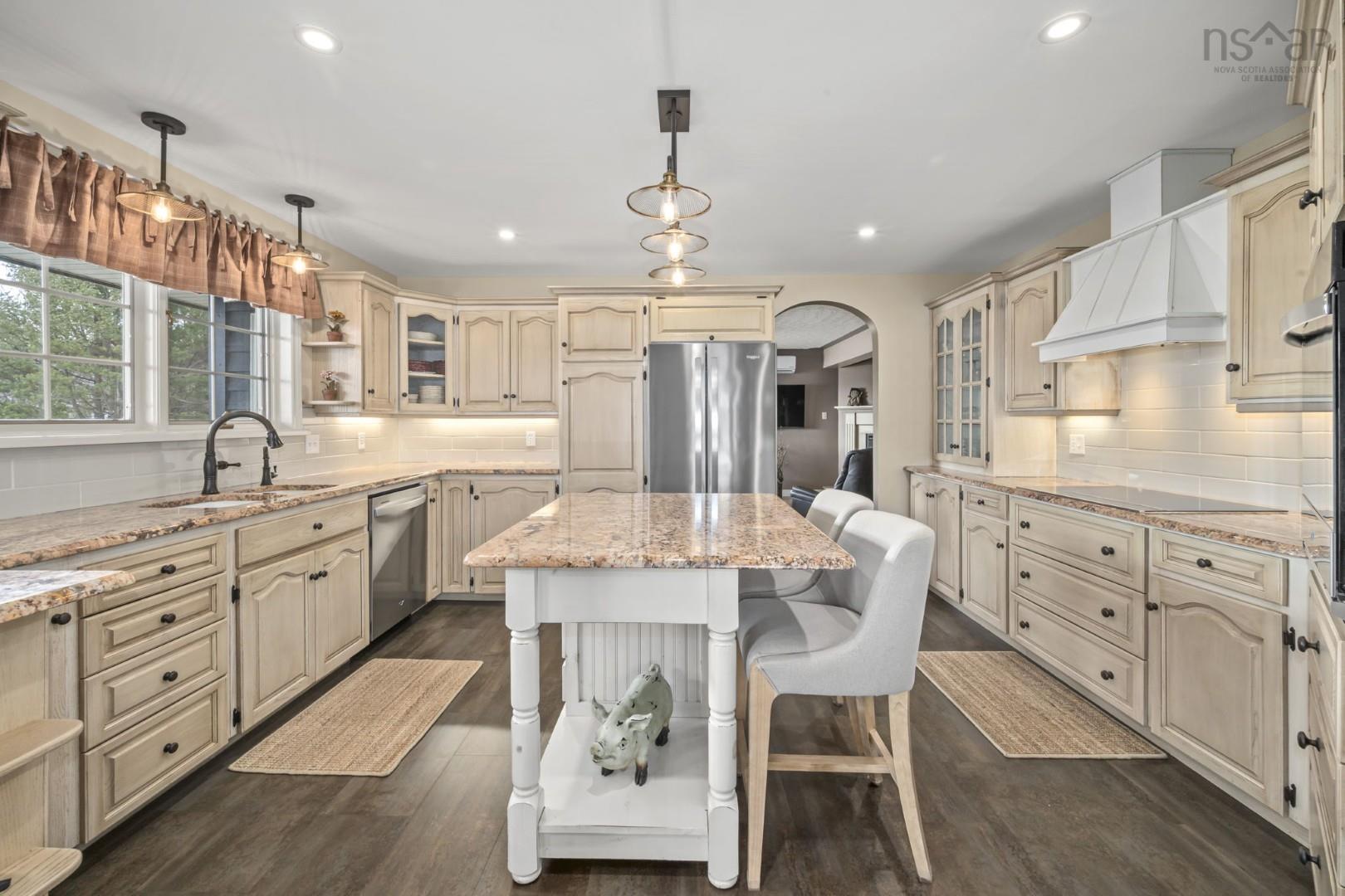 Thumbnail image for 34 Norwood Court MLS<sup>®</sup> 202605543