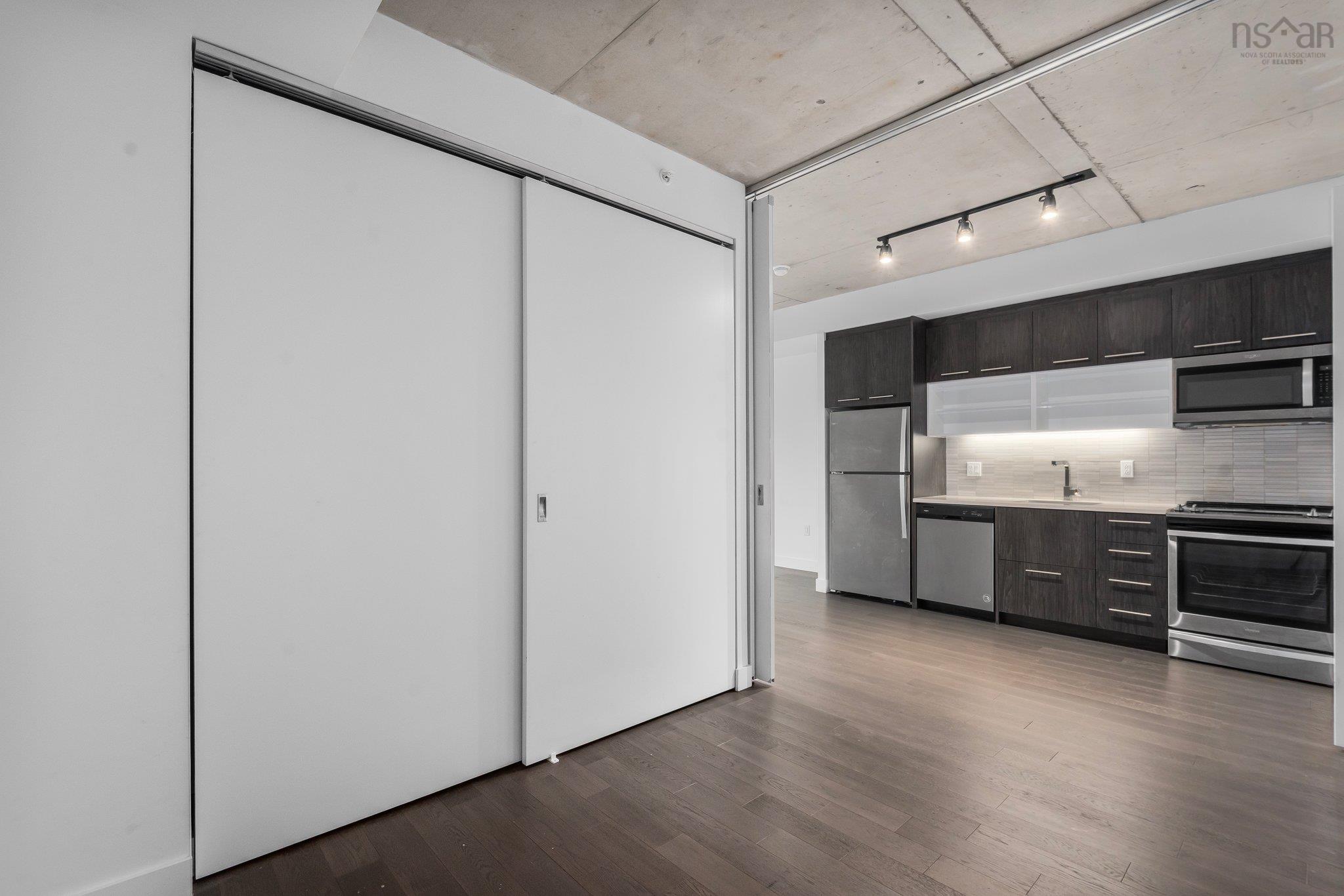 Thumbnail image for 312 1048 Wellington Street MLS<sup>®</sup> 202605653