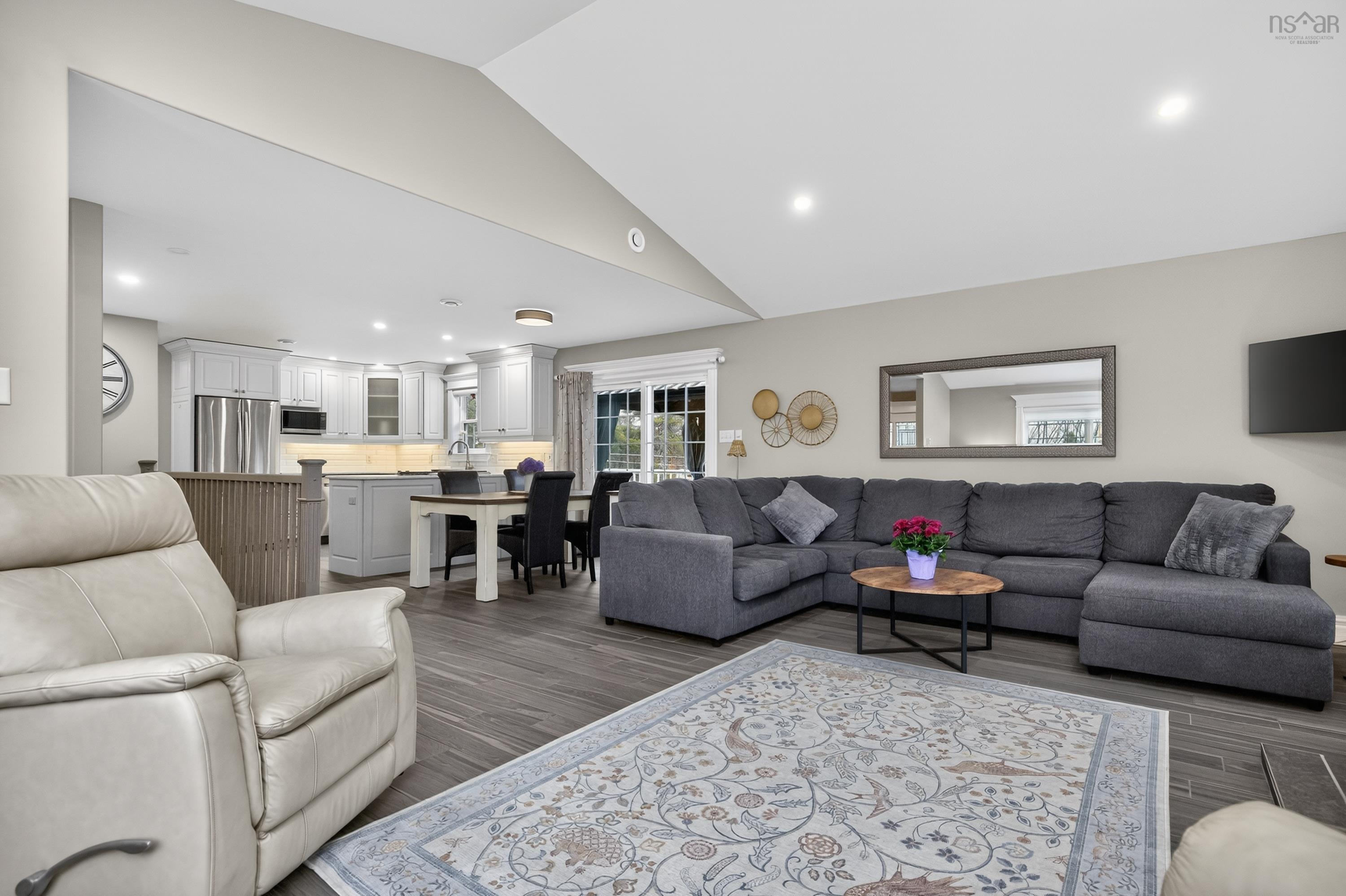 Thumbnail image for 40 Sutherland Dr Drive MLS<sup>®</sup> 202605715