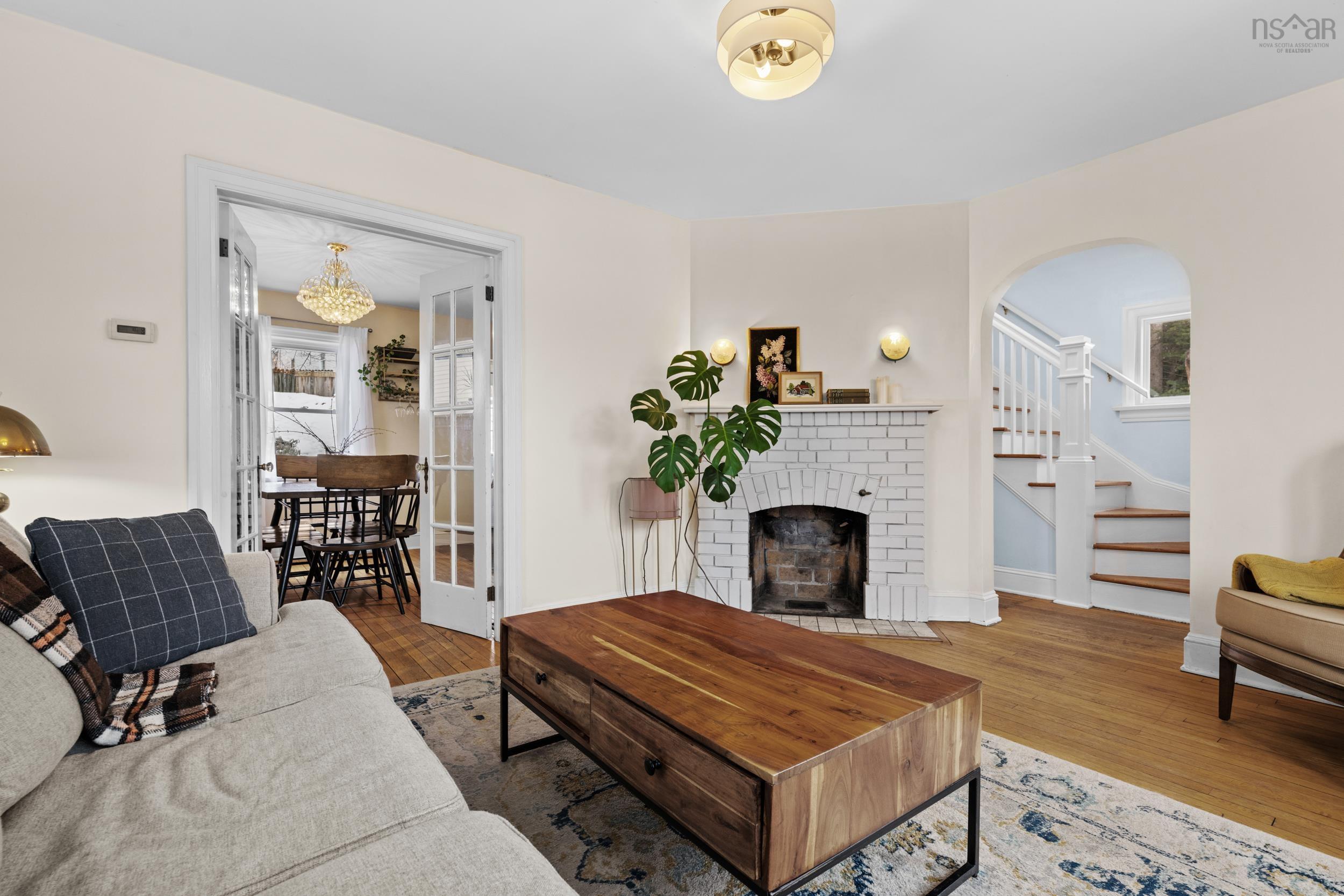 Thumbnail image for 18 Dickson Avenue MLS<sup>®</sup> 202605893