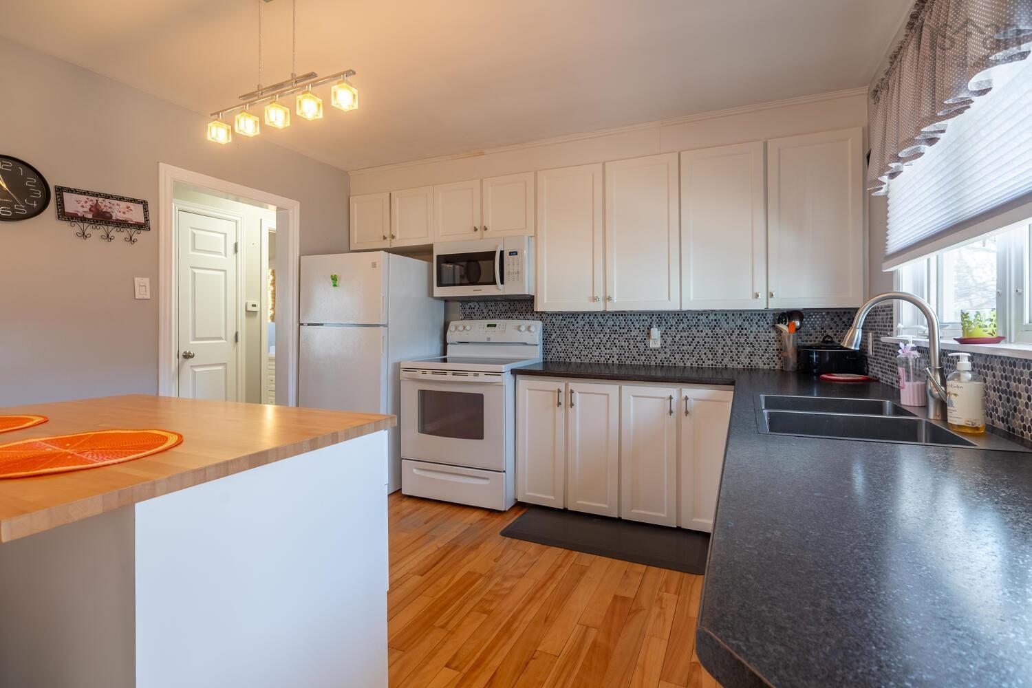 Thumbnail image for 1 Juniper Crescent MLS<sup>®</sup> 202605921