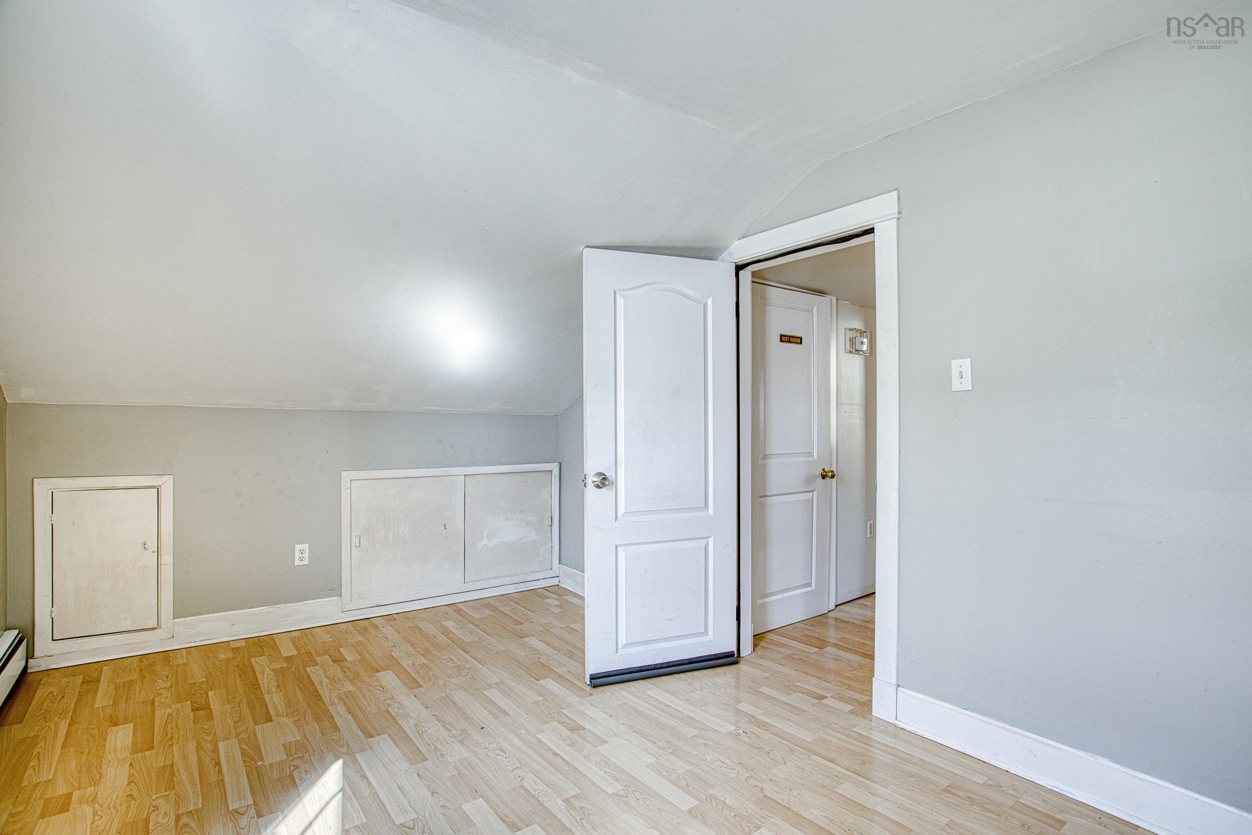 View image 17