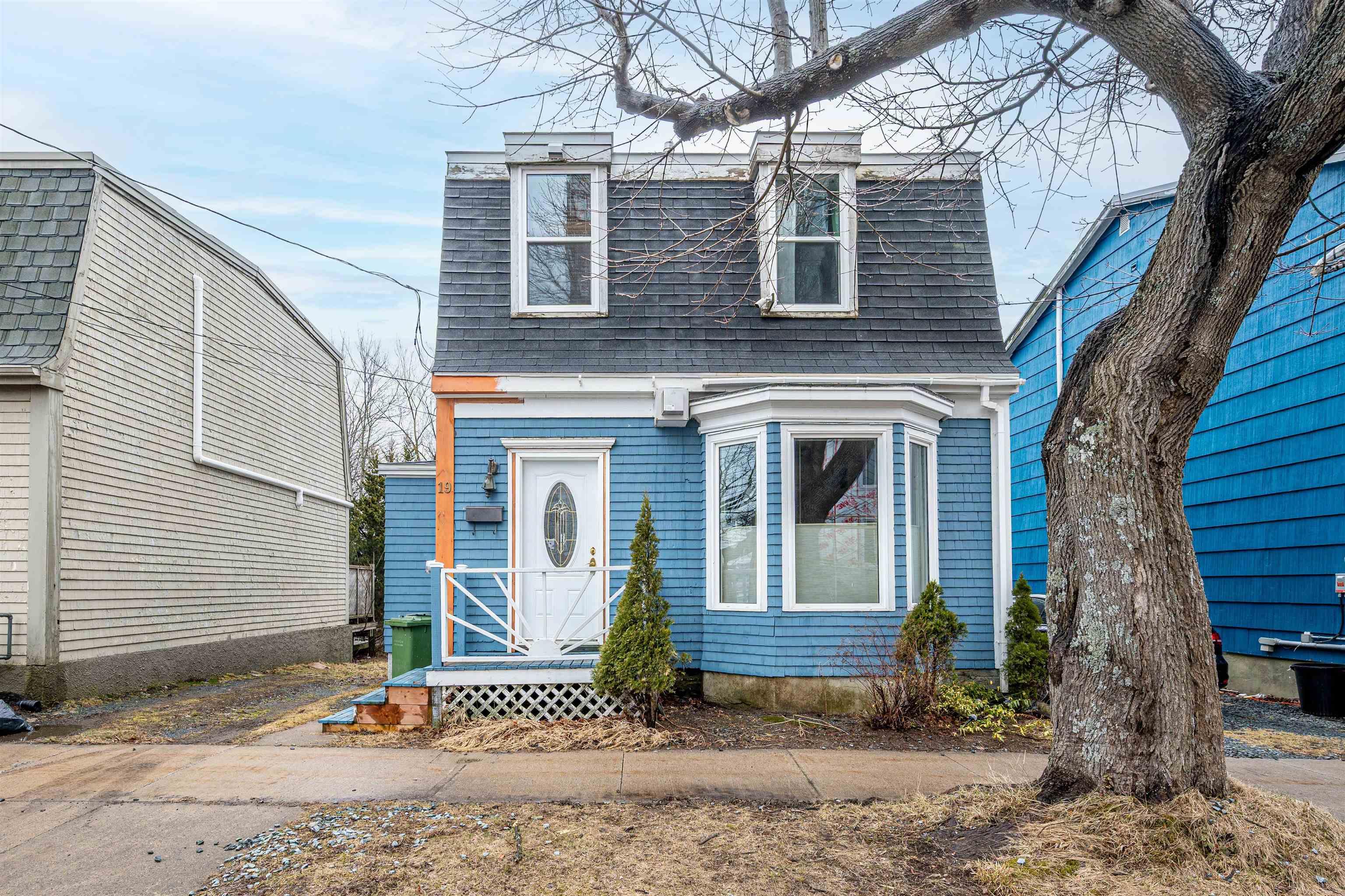 Thumbnail image for 19 GEORGE Street MLS<sup>®</sup> 202606190