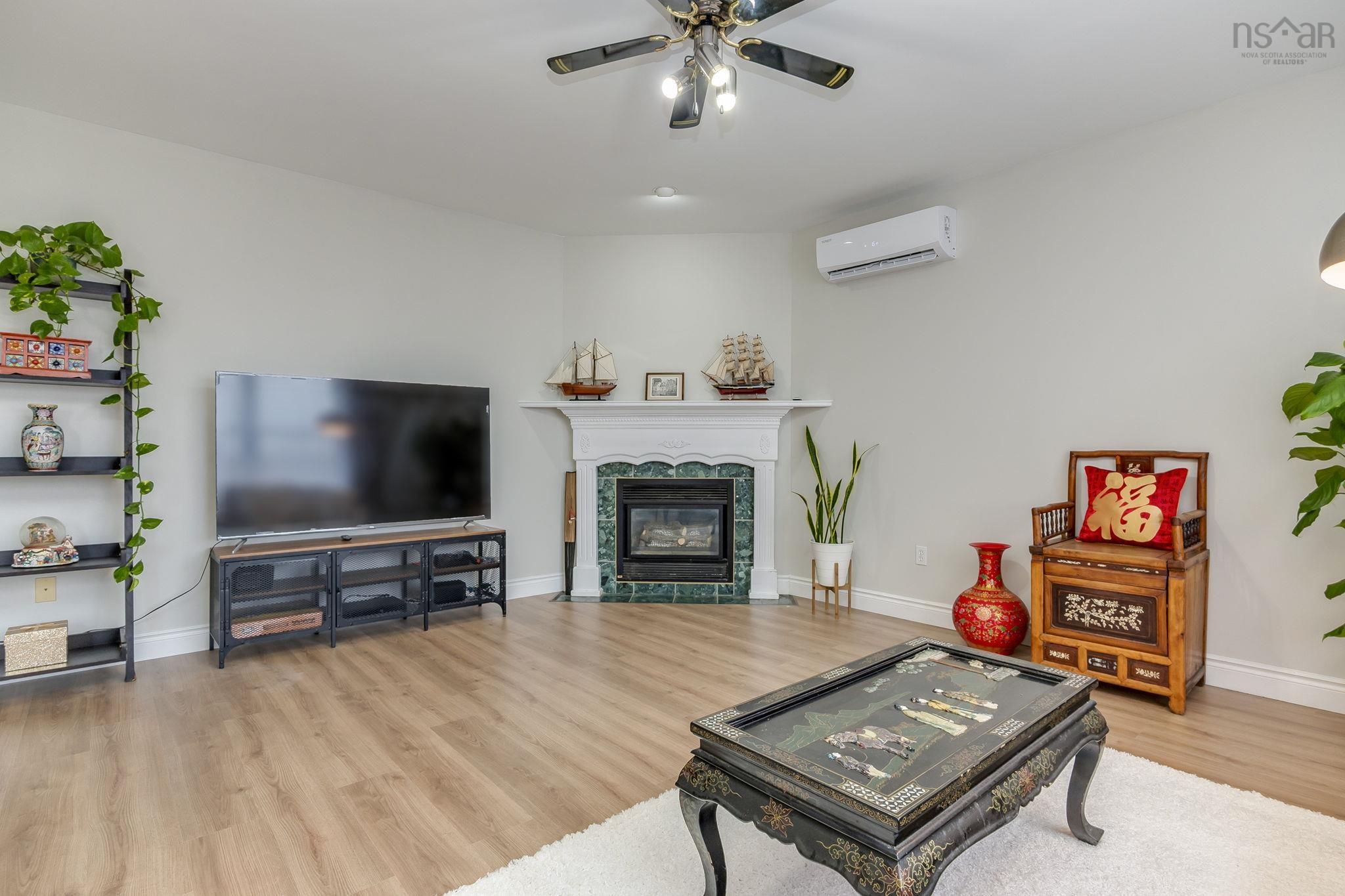 View image 12