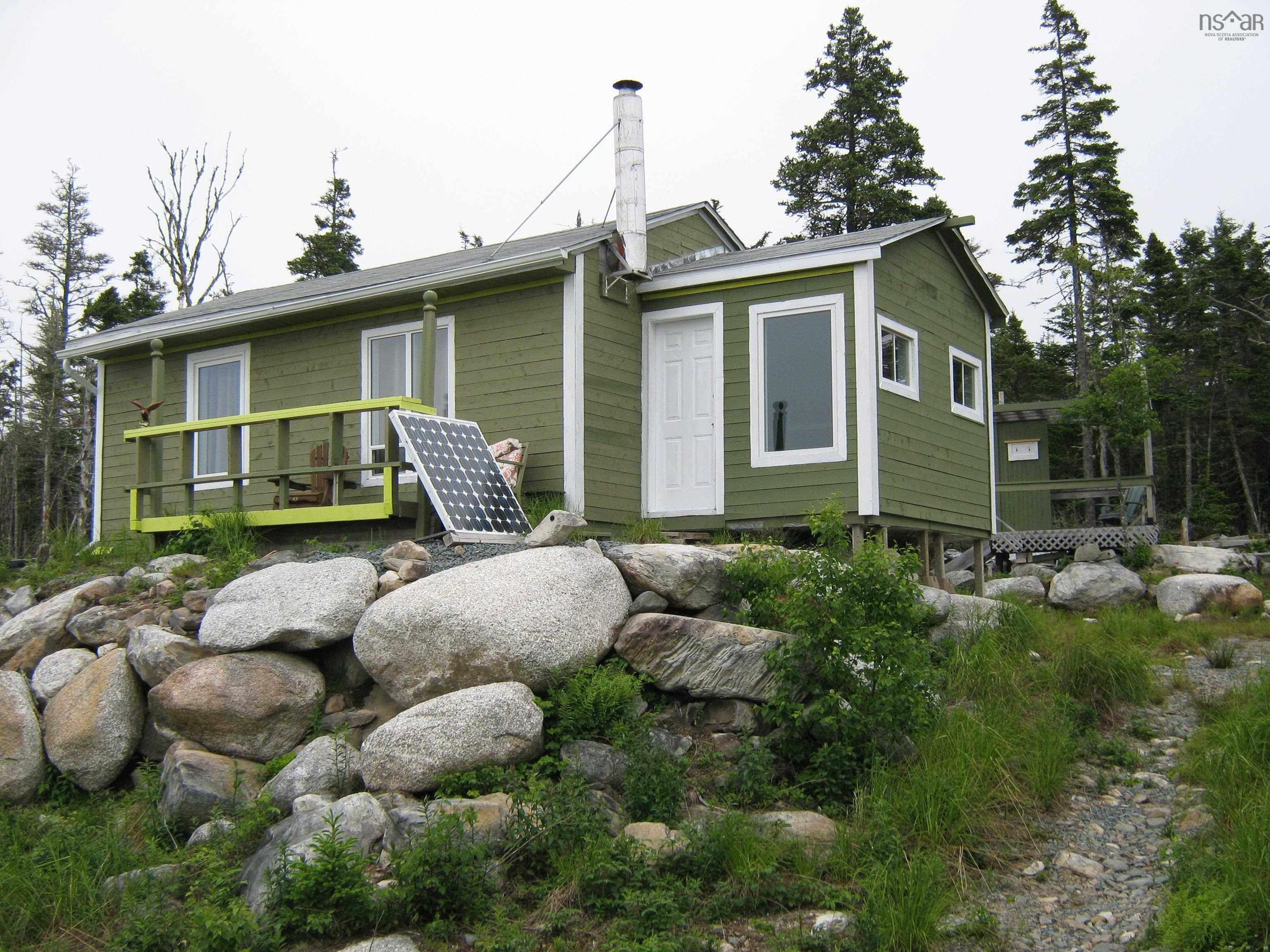 Thumbnail image for 3139 Ostrea Lake Road MLS<sup>®</sup> 202606247