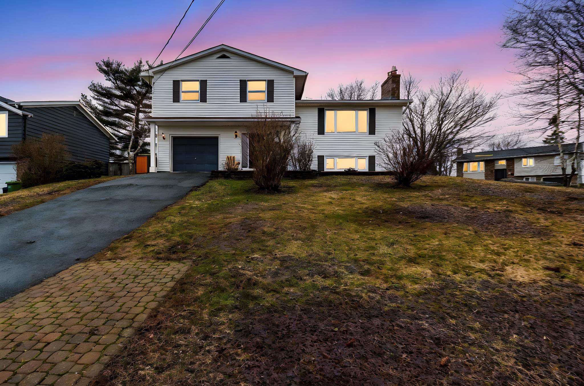 Thumbnail image for 674 Basinview Drive MLS<sup>®</sup> 202606412