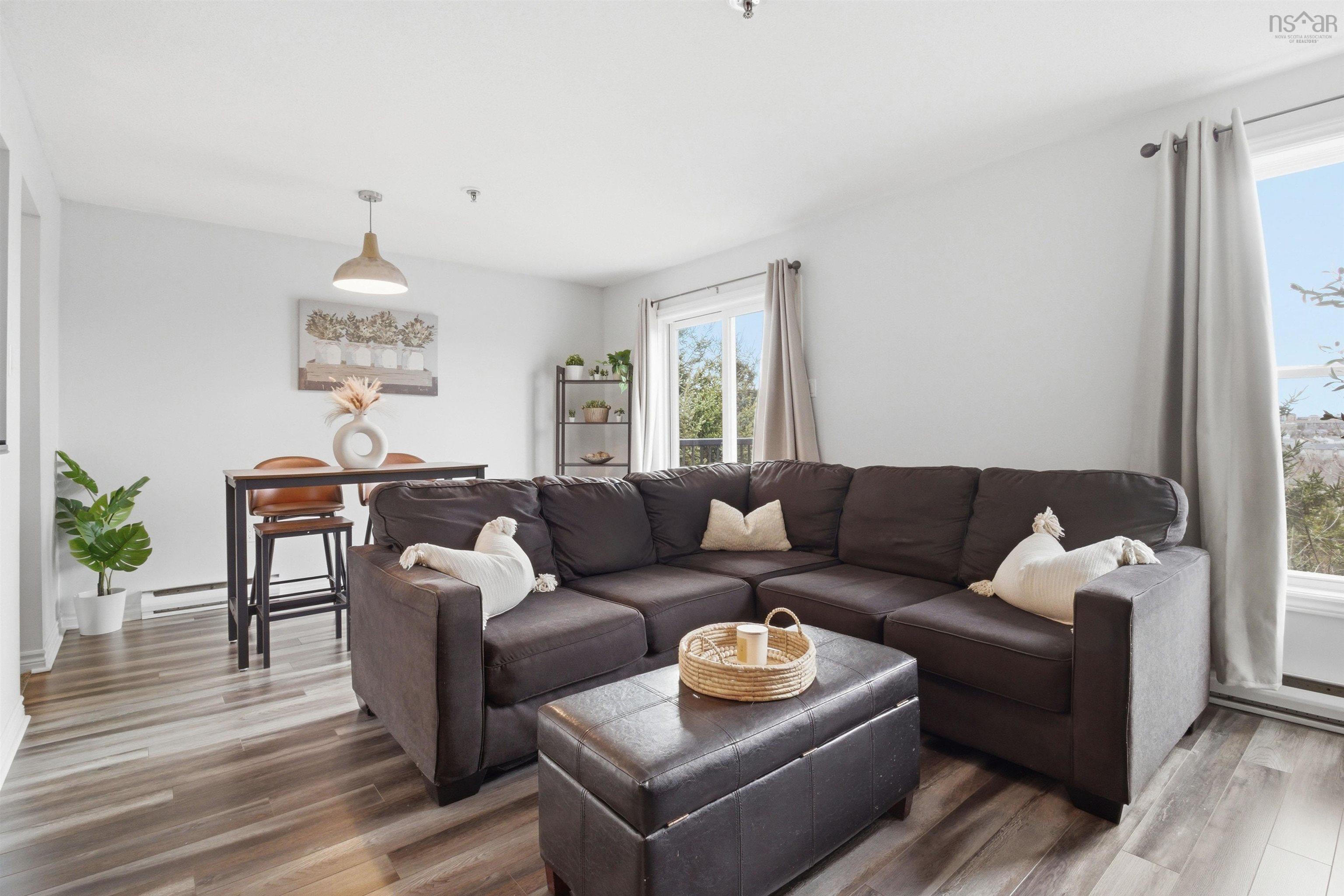 Thumbnail image for 215 75 Collins Grove MLS<sup>®</sup> 202606645