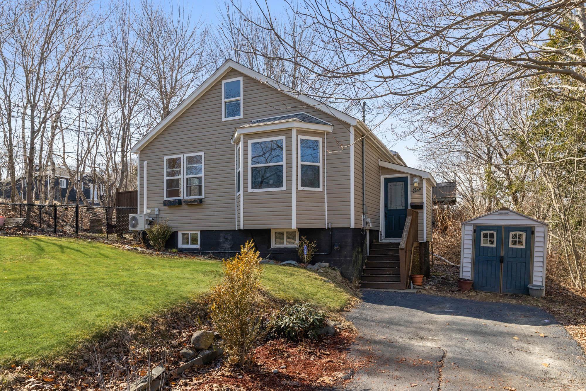 Thumbnail image for 1 Maple Drive MLS<sup>®</sup> 202606729