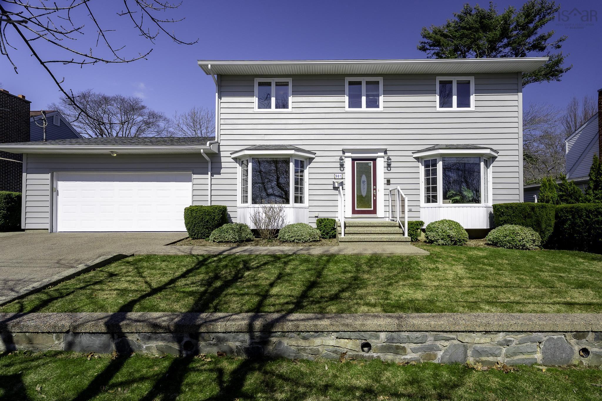 Thumbnail image for 981 Beaufort Avenue MLS<sup>®</sup> 202606790