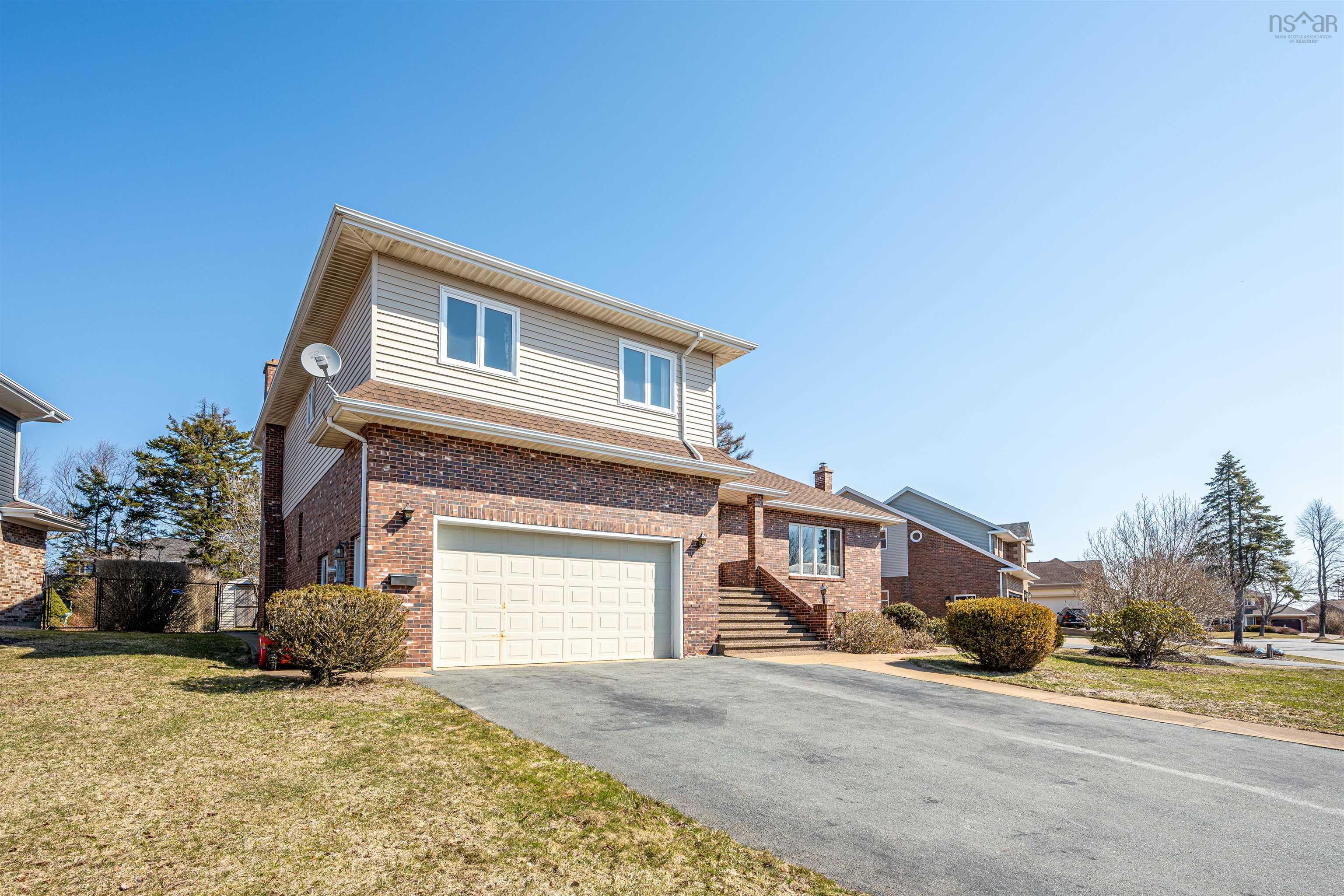 Thumbnail image for 55 Chartwell Lane MLS<sup>®</sup> 202607035