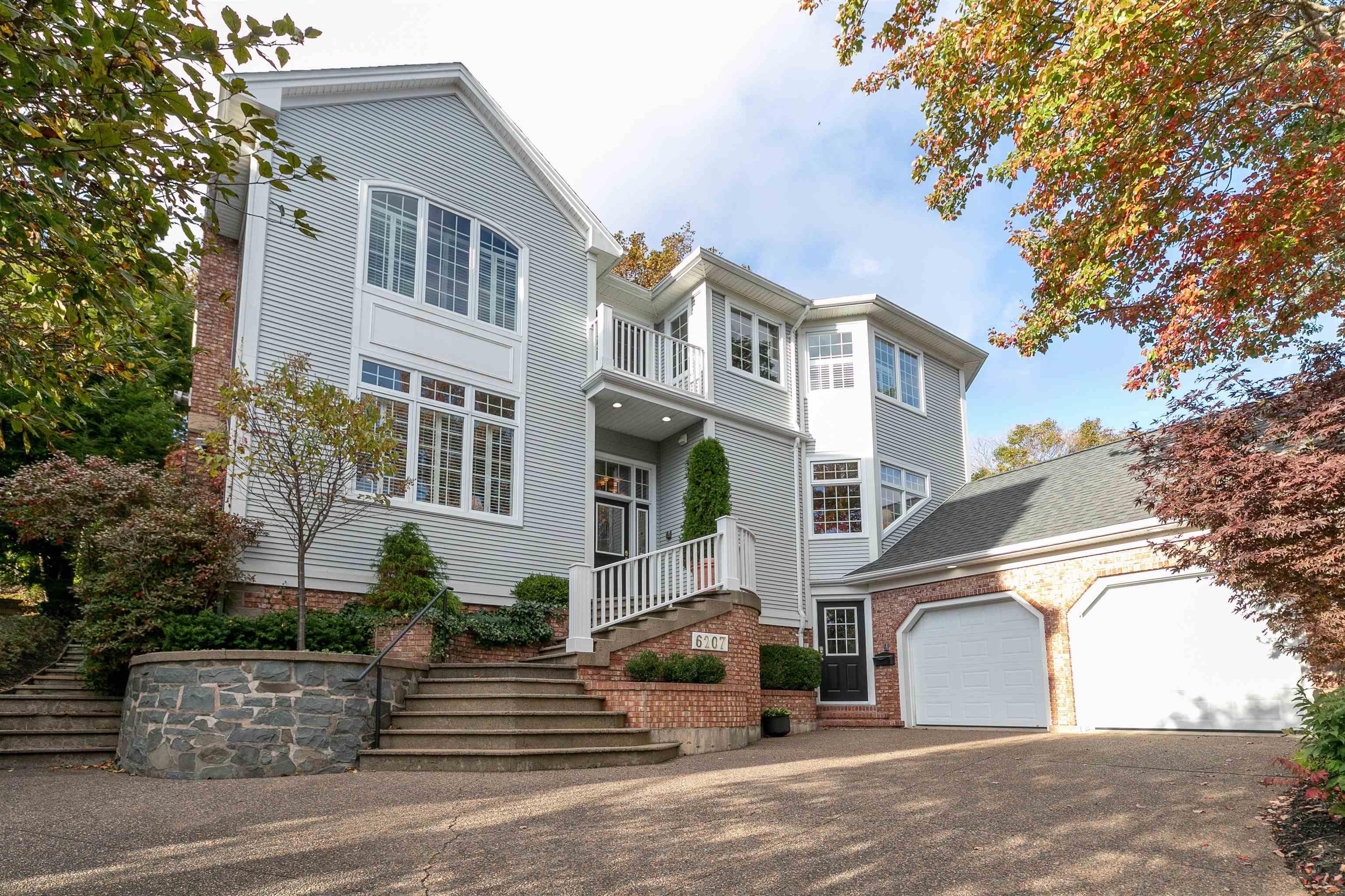 Thumbnail image for 6207 Regina Terrace MLS<sup>®</sup> 202607189