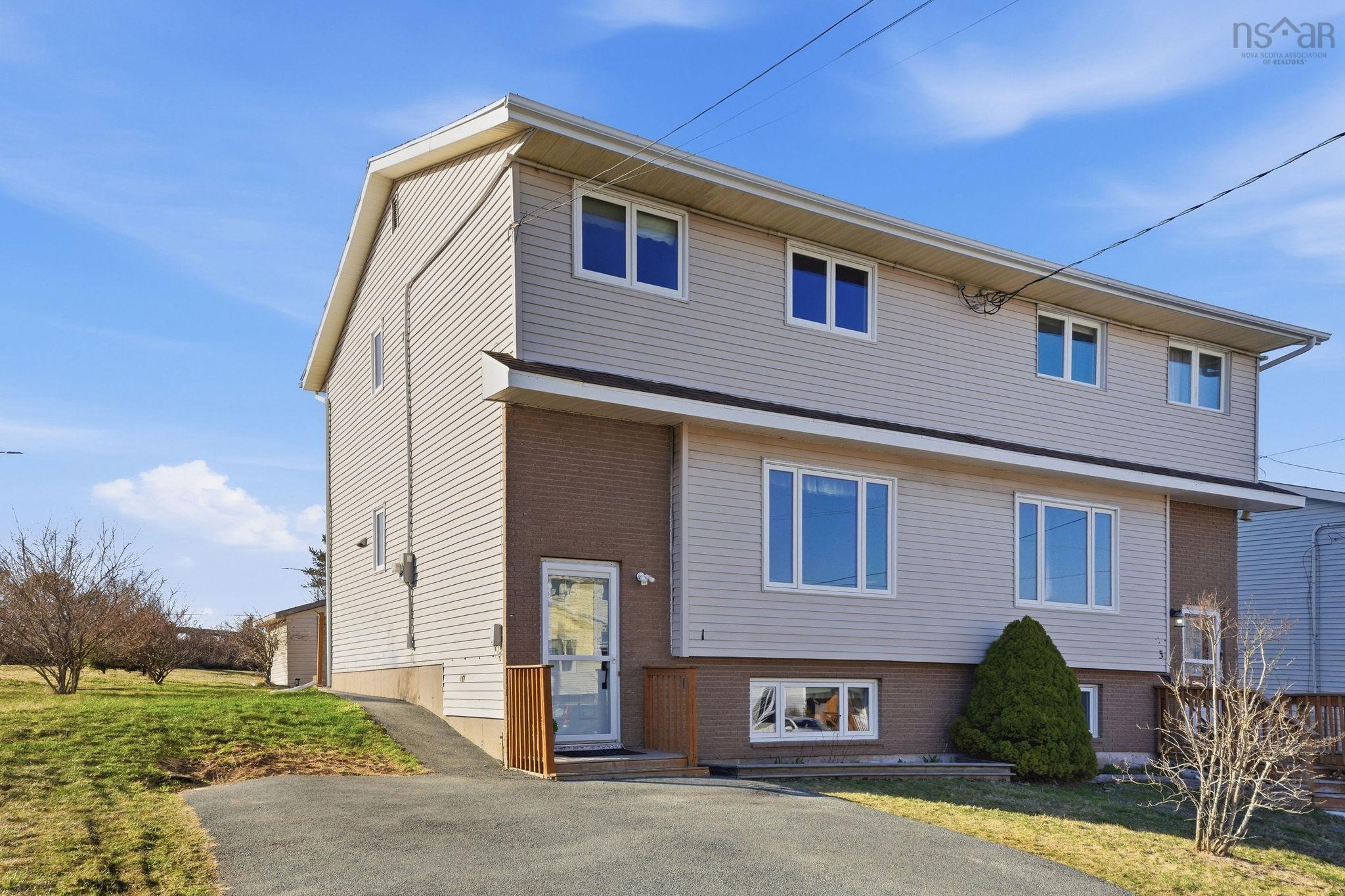 Main image for 1 Oakwood Court