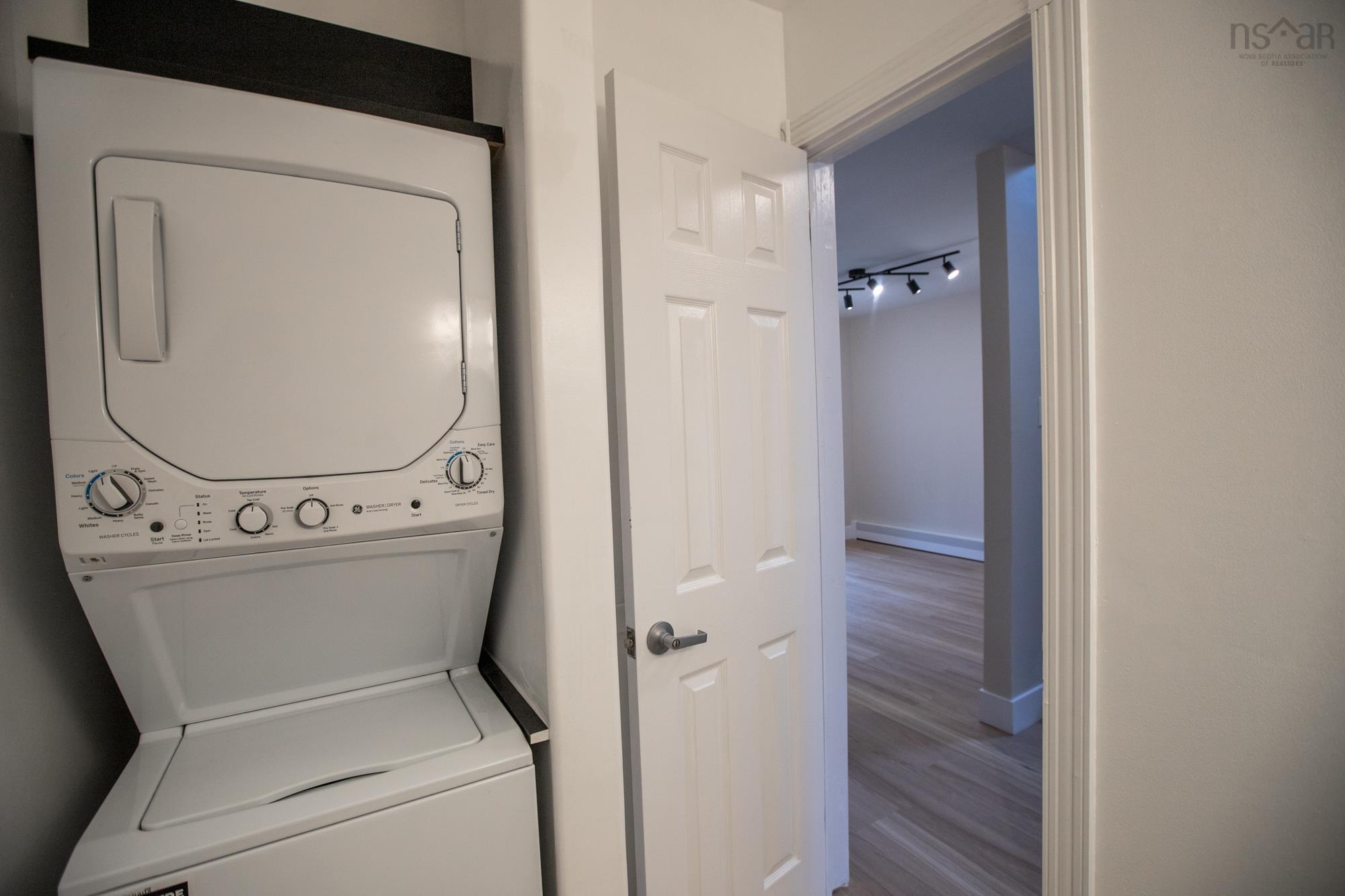 Thumbnail image for 1564 Riverside Drive MLS<sup>®</sup> 202607270