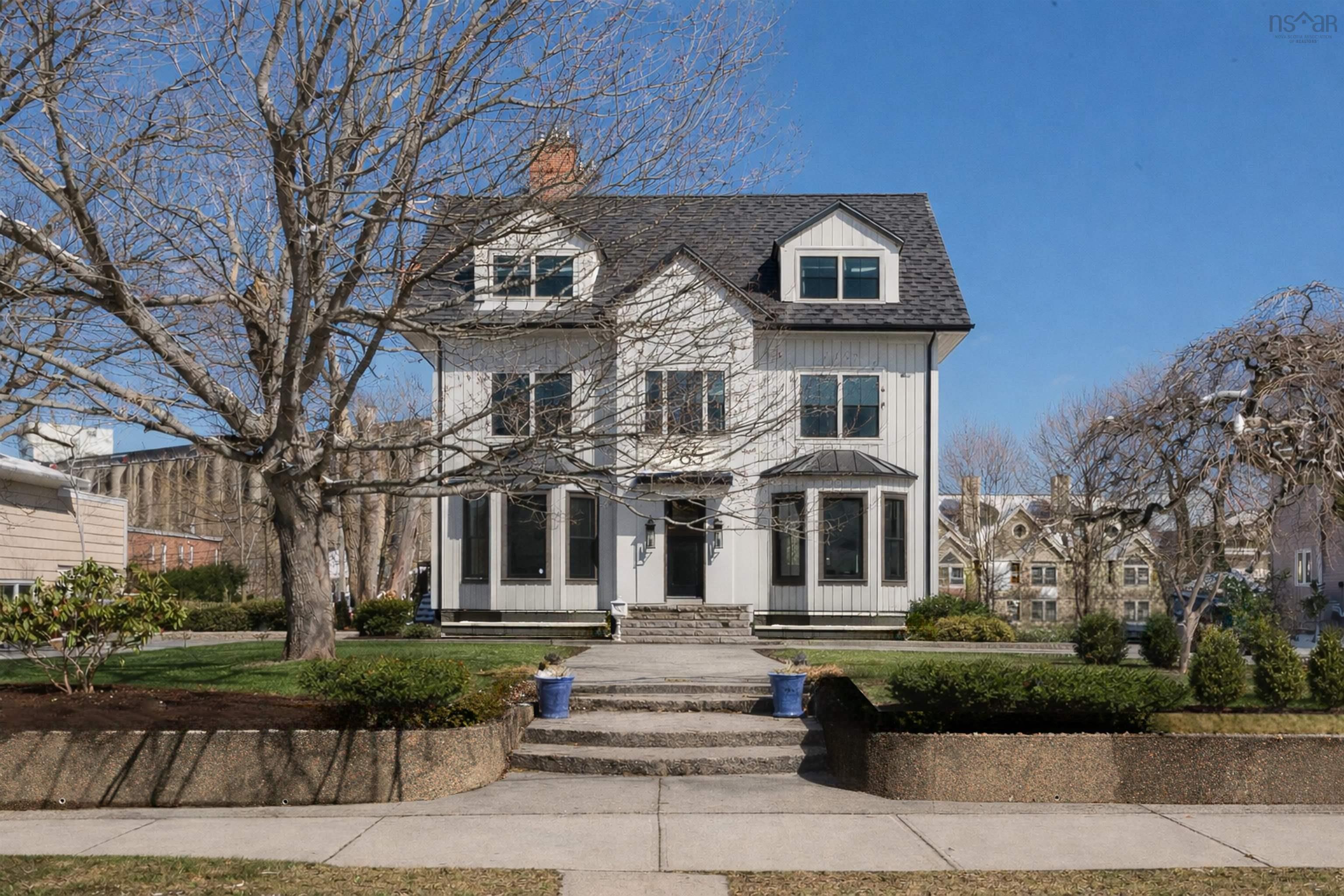 Thumbnail image for 785 Young Avenue MLS<sup>®</sup> 202607309