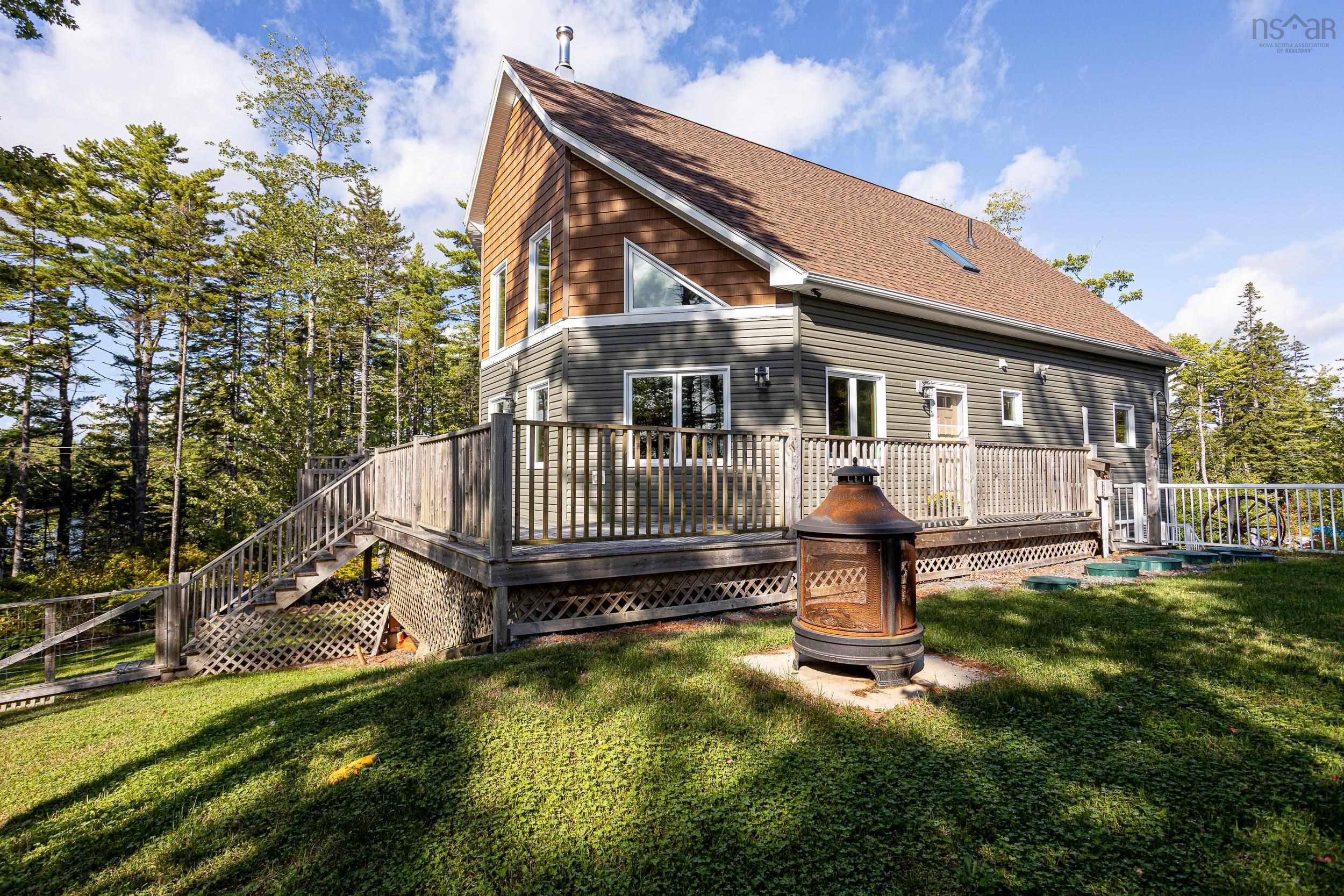 Thumbnail image for 33 Eastern Point Lane MLS<sup>®</sup> 202607329