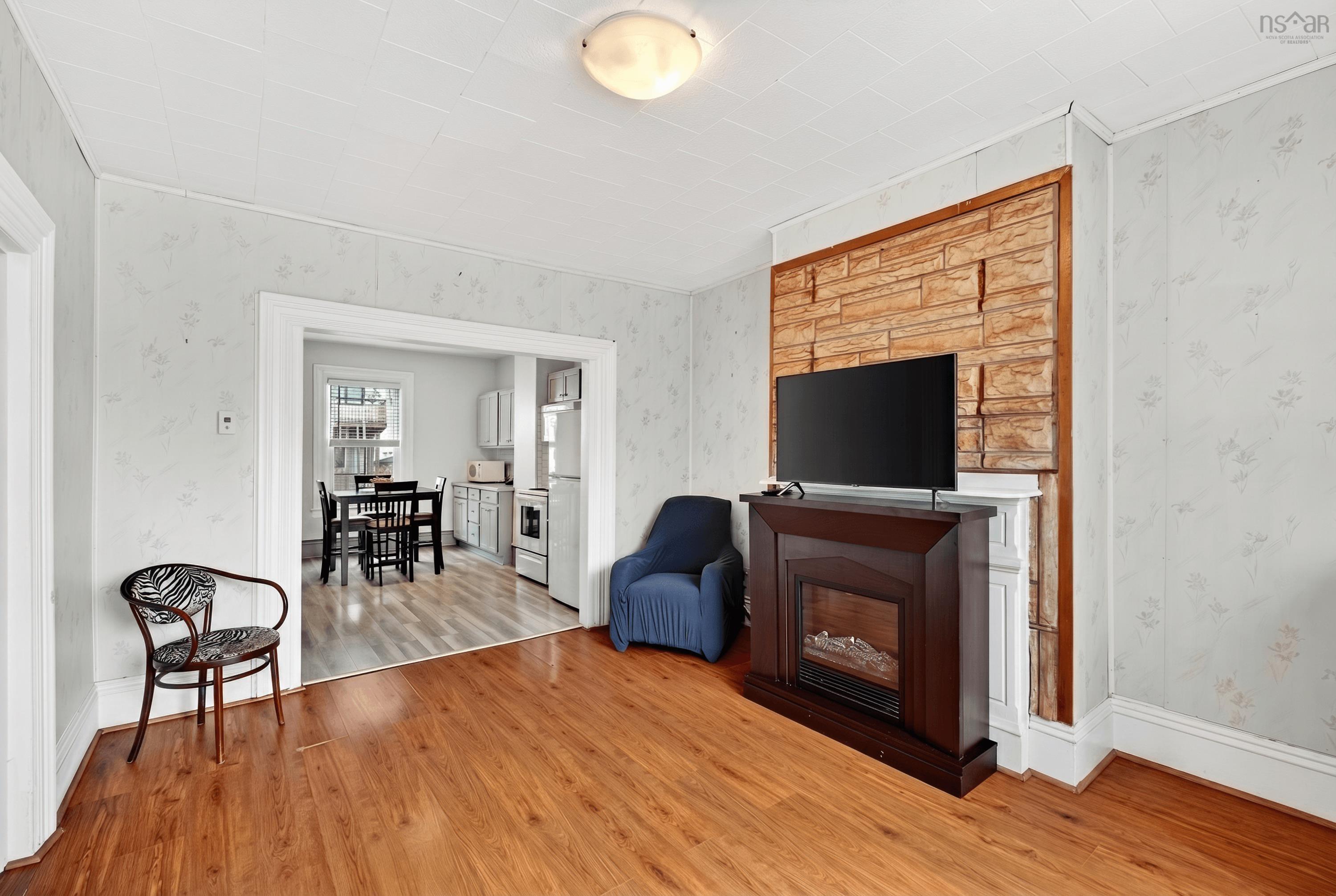 View image 9