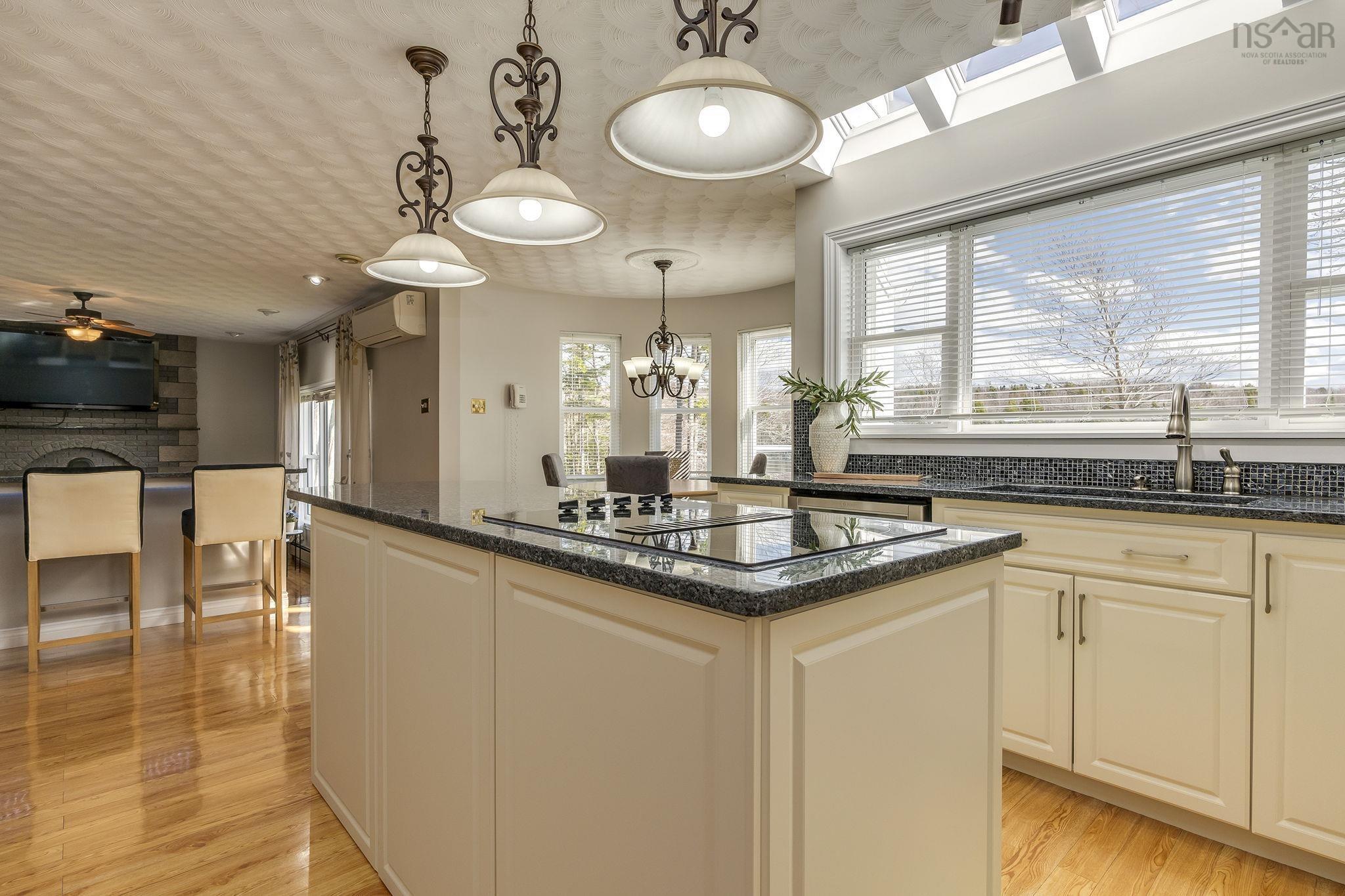 Thumbnail image for 35 Longburn Drive MLS<sup>®</sup> 202607568